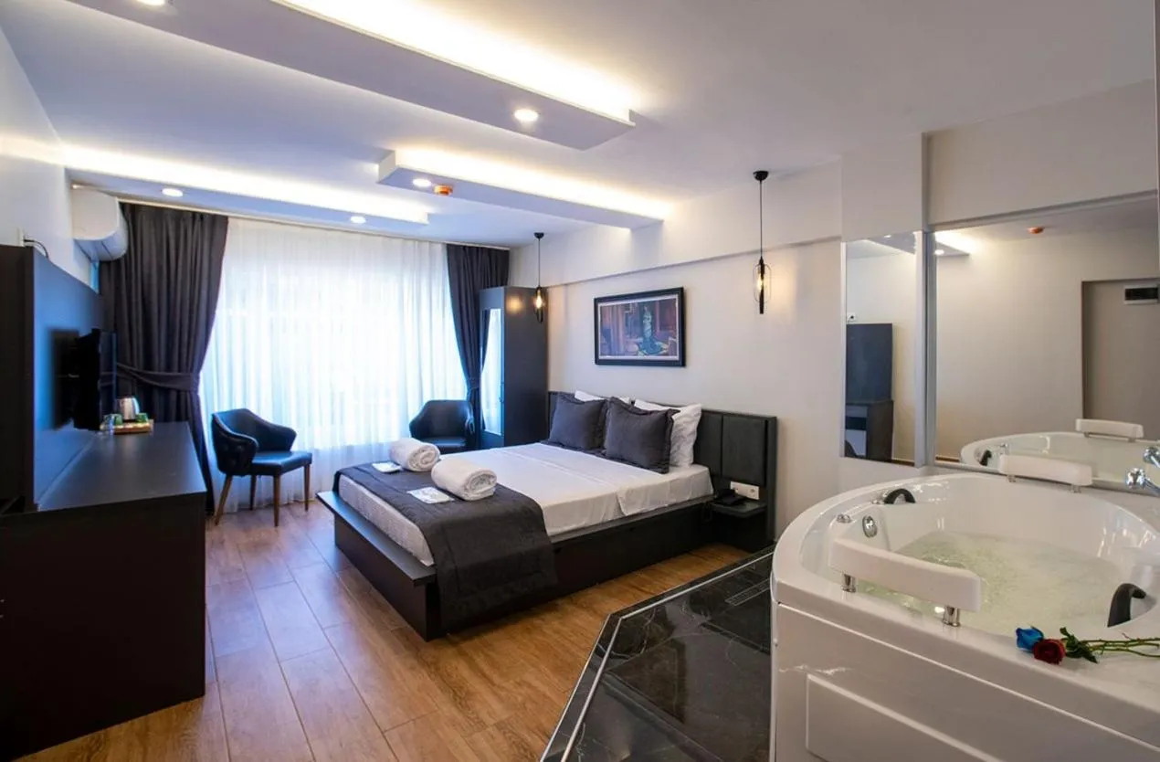 Bed in Kanarya Suite