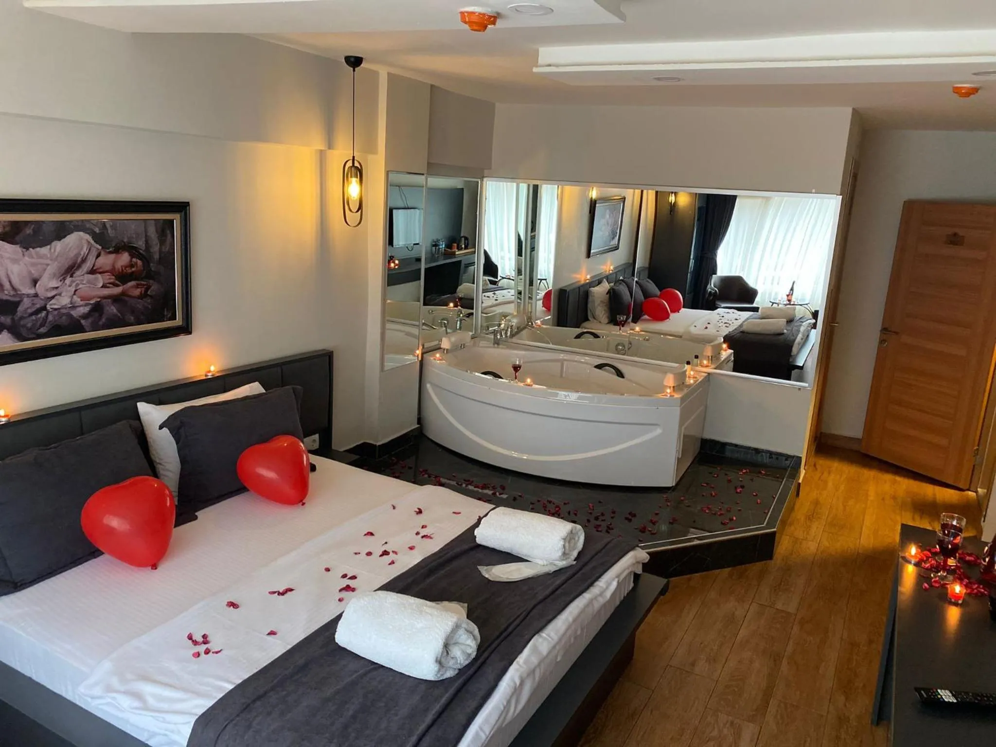 Bed in Kanarya Suite