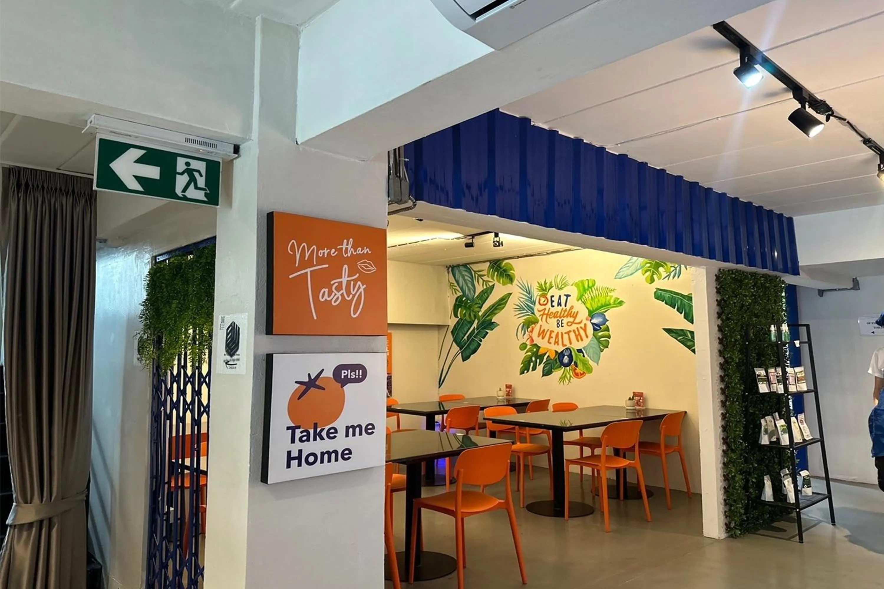 Restaurant/places to eat in BW Studios thai art style