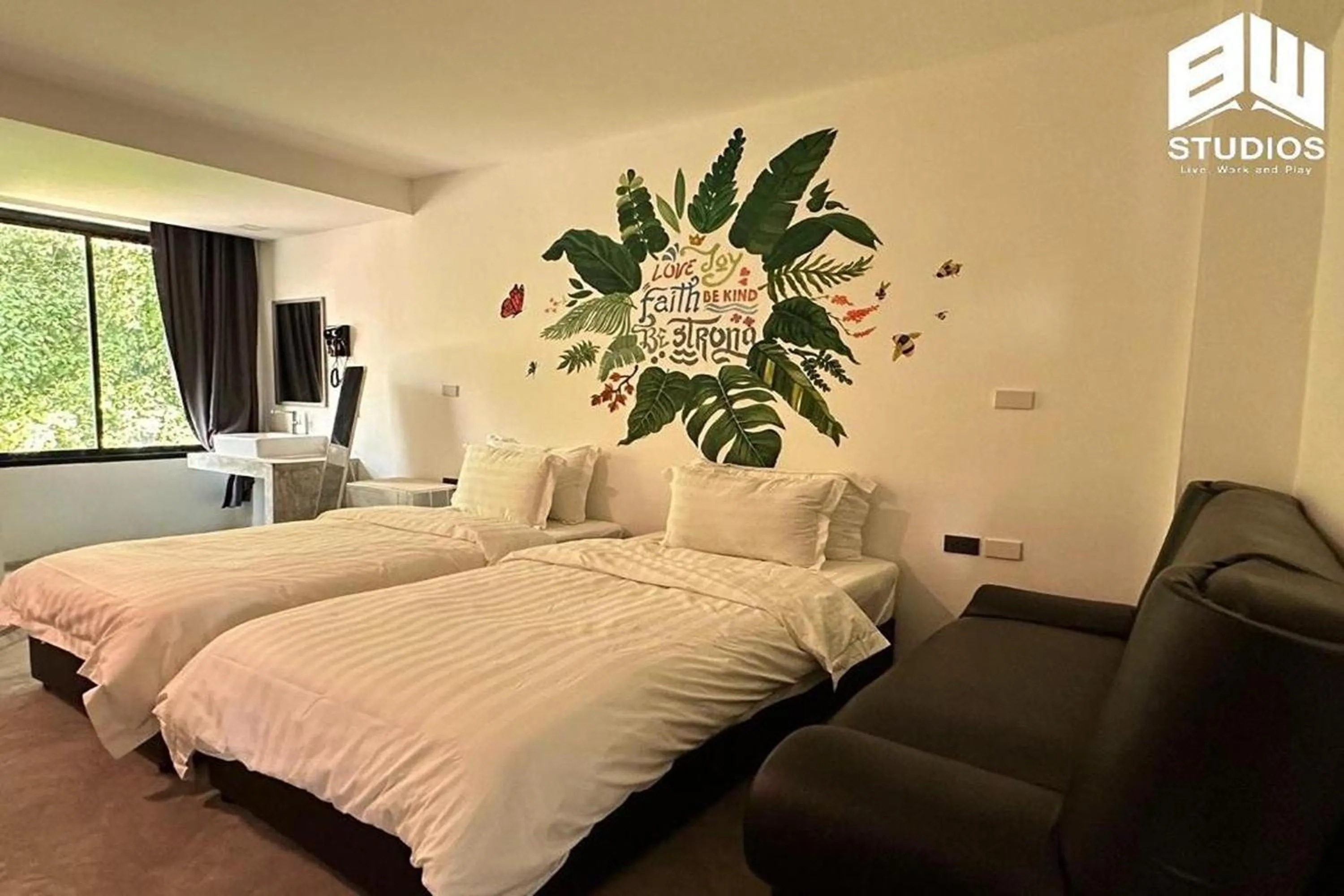 Photo of the whole room, Bed in BW Studios thai art style