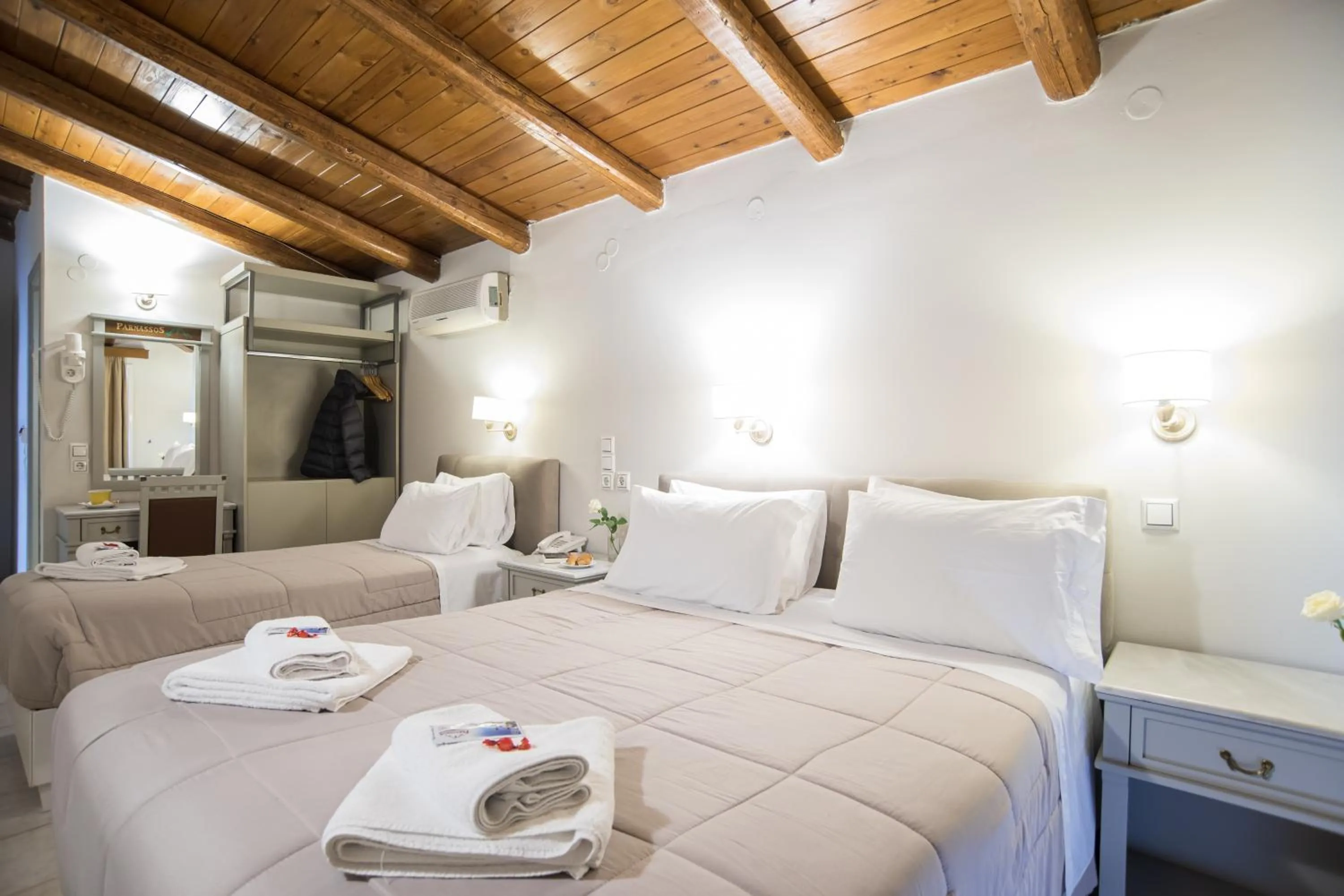 Bed in Parnassos Delphi Hotel