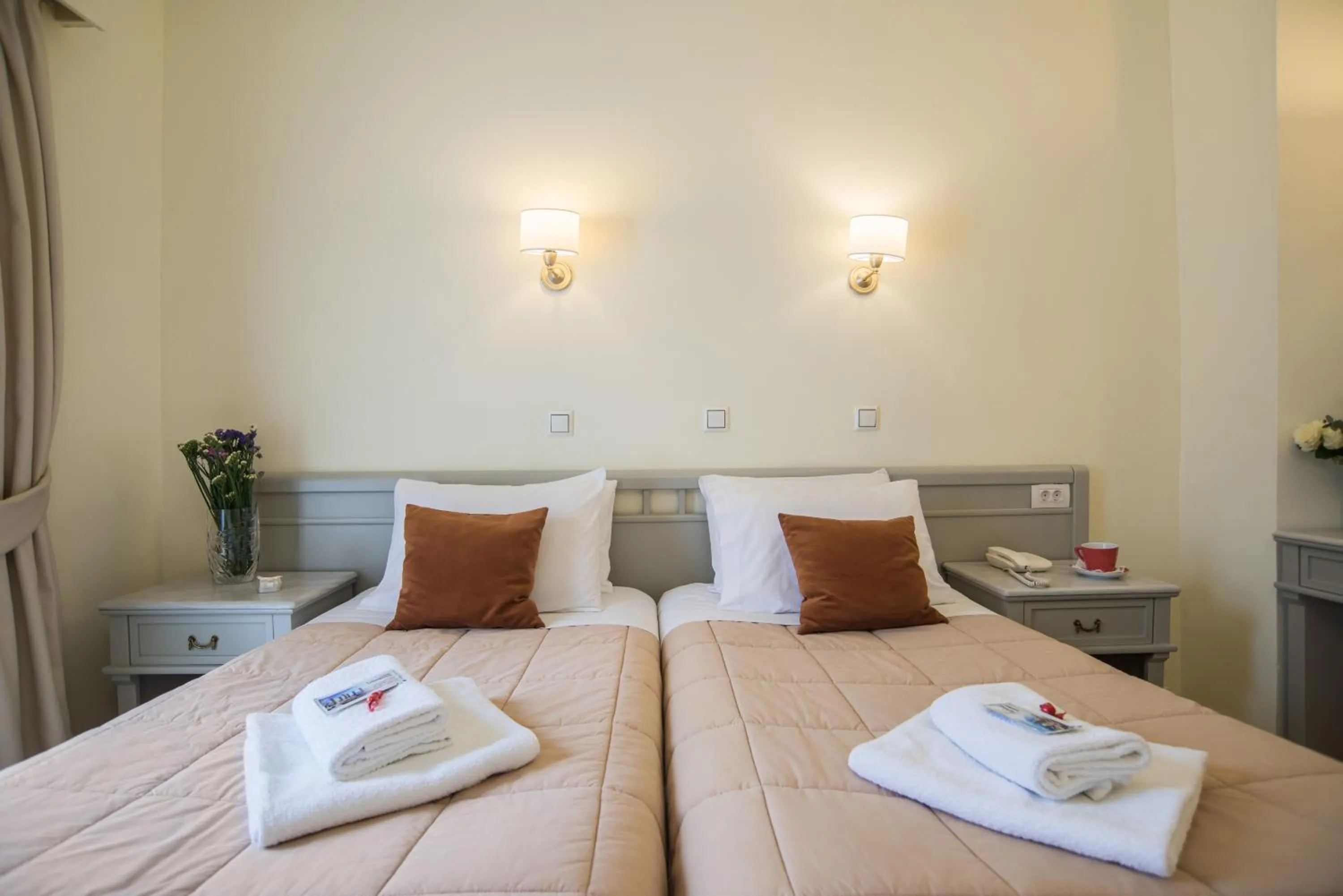 Bedroom, Bed in Parnassos Delphi Hotel