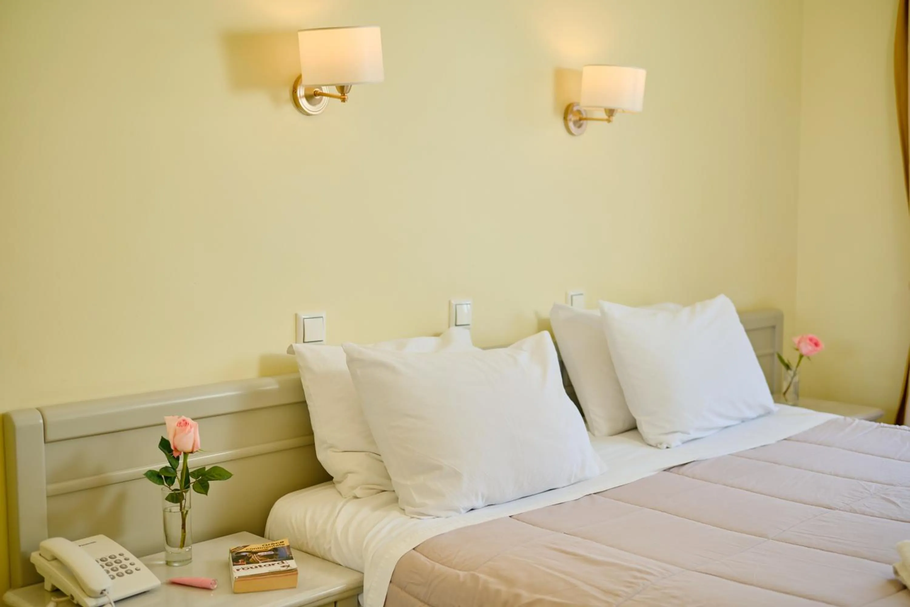 Bed in Parnassos Delphi Hotel