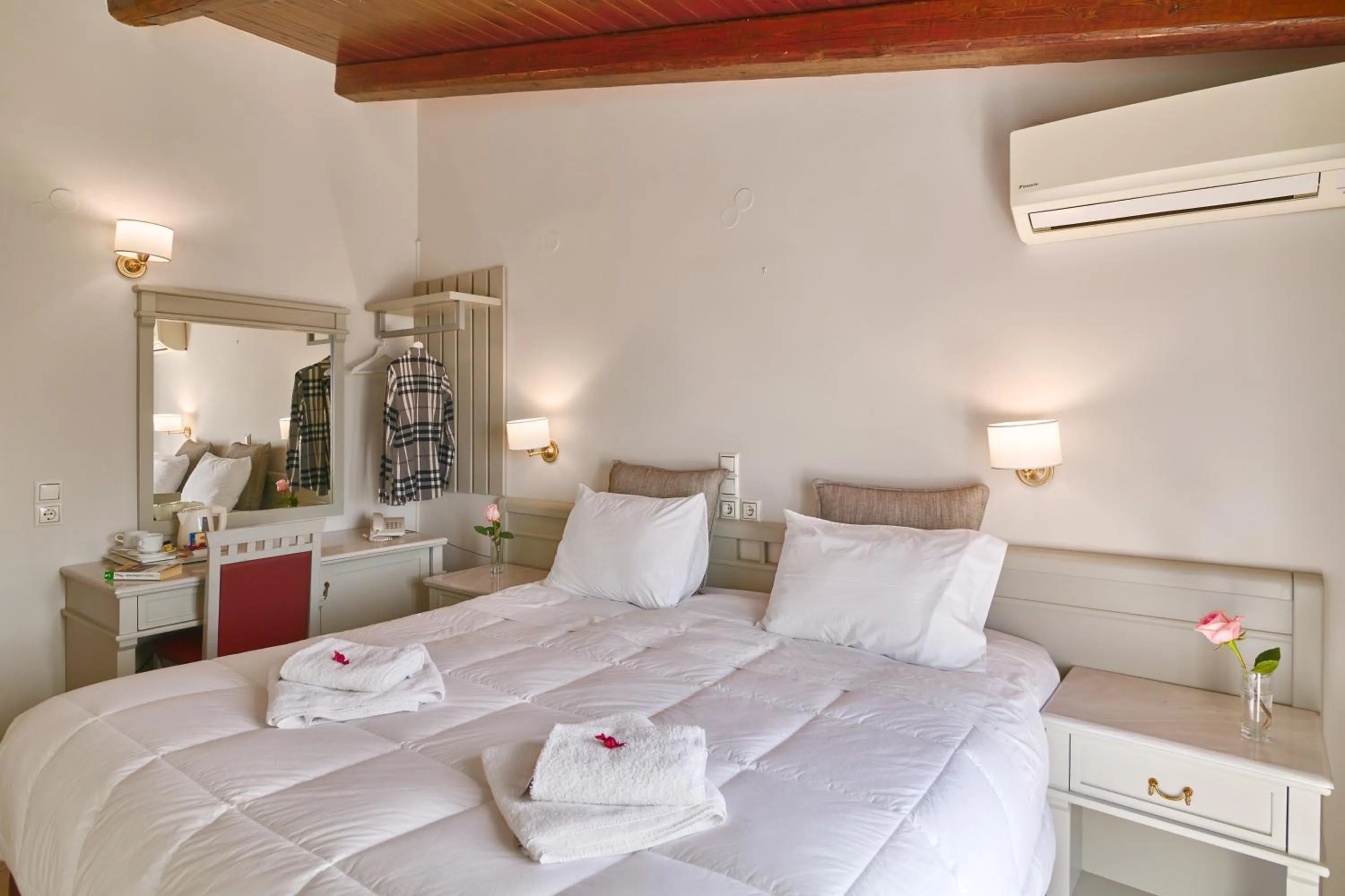 Bed in Parnassos Delphi Hotel