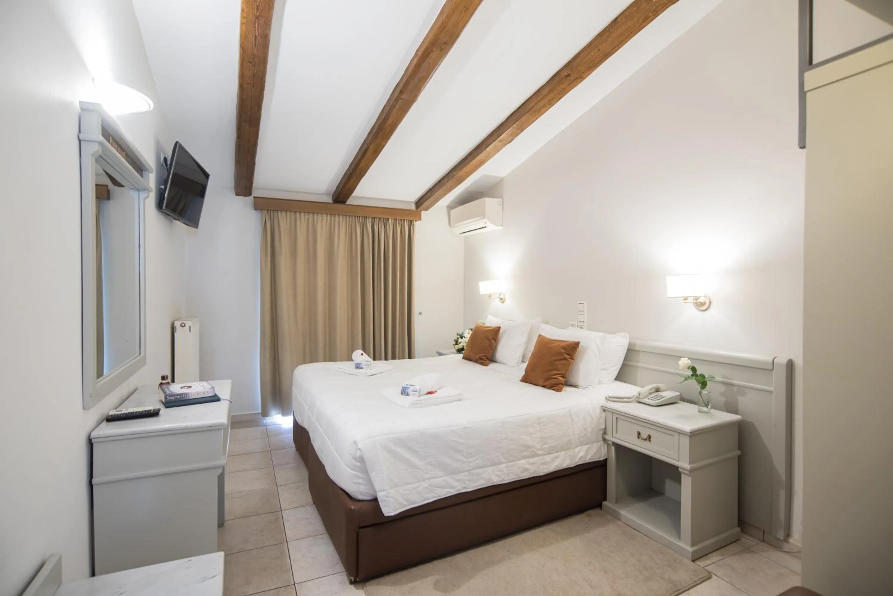 Bed in Parnassos Delphi Hotel