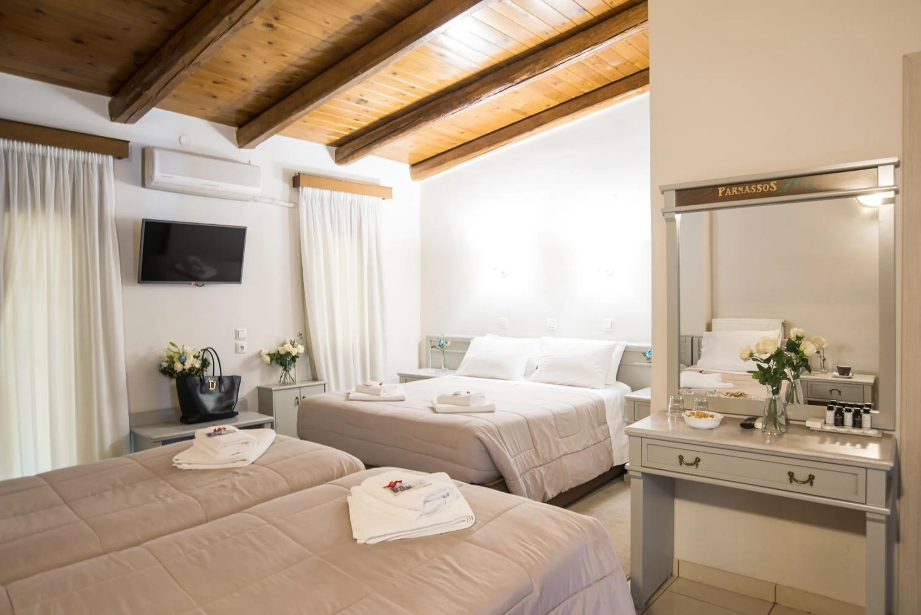 Bed in Parnassos Delphi Hotel