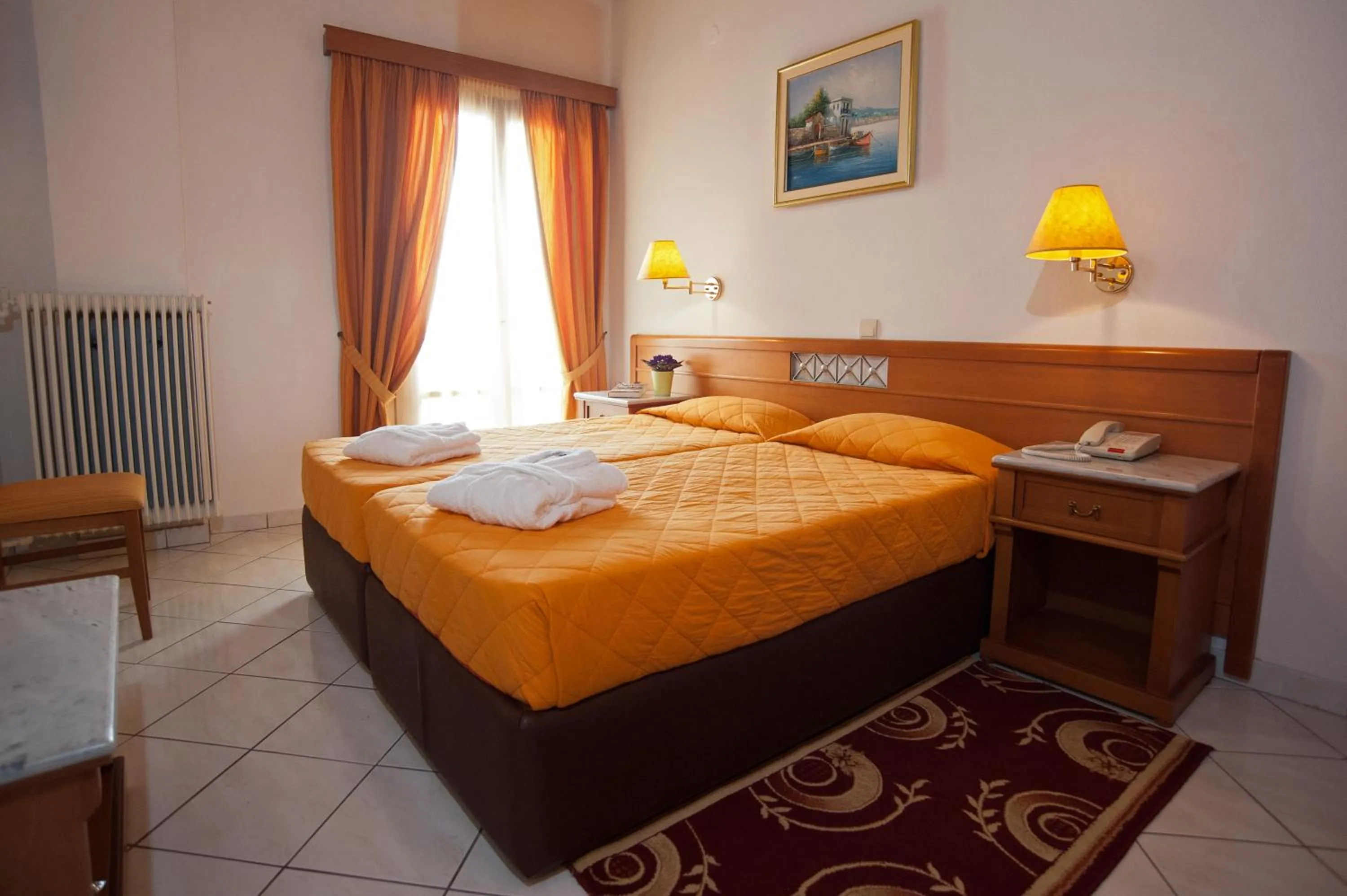 Photo of the whole room, Bed in Acropole Delphi City Hotel