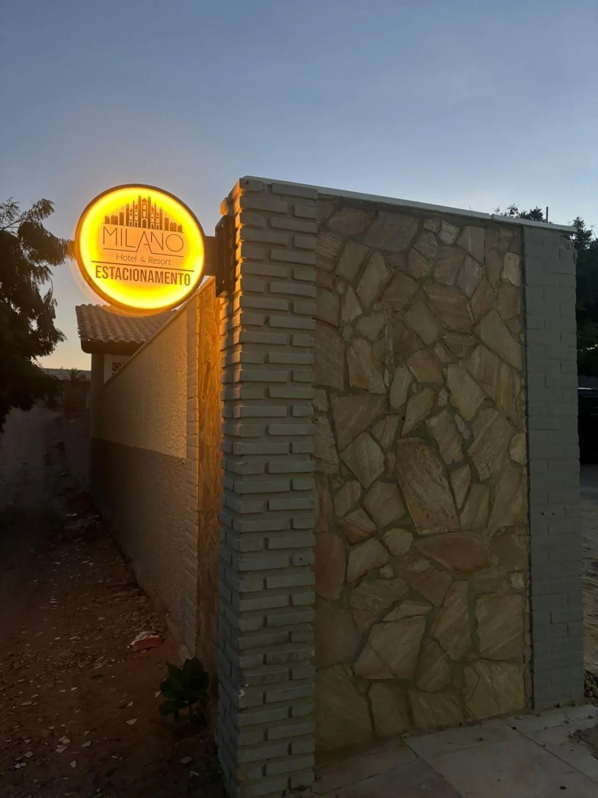 Parking in Milano Hotel Pousada Canoa Quebrada