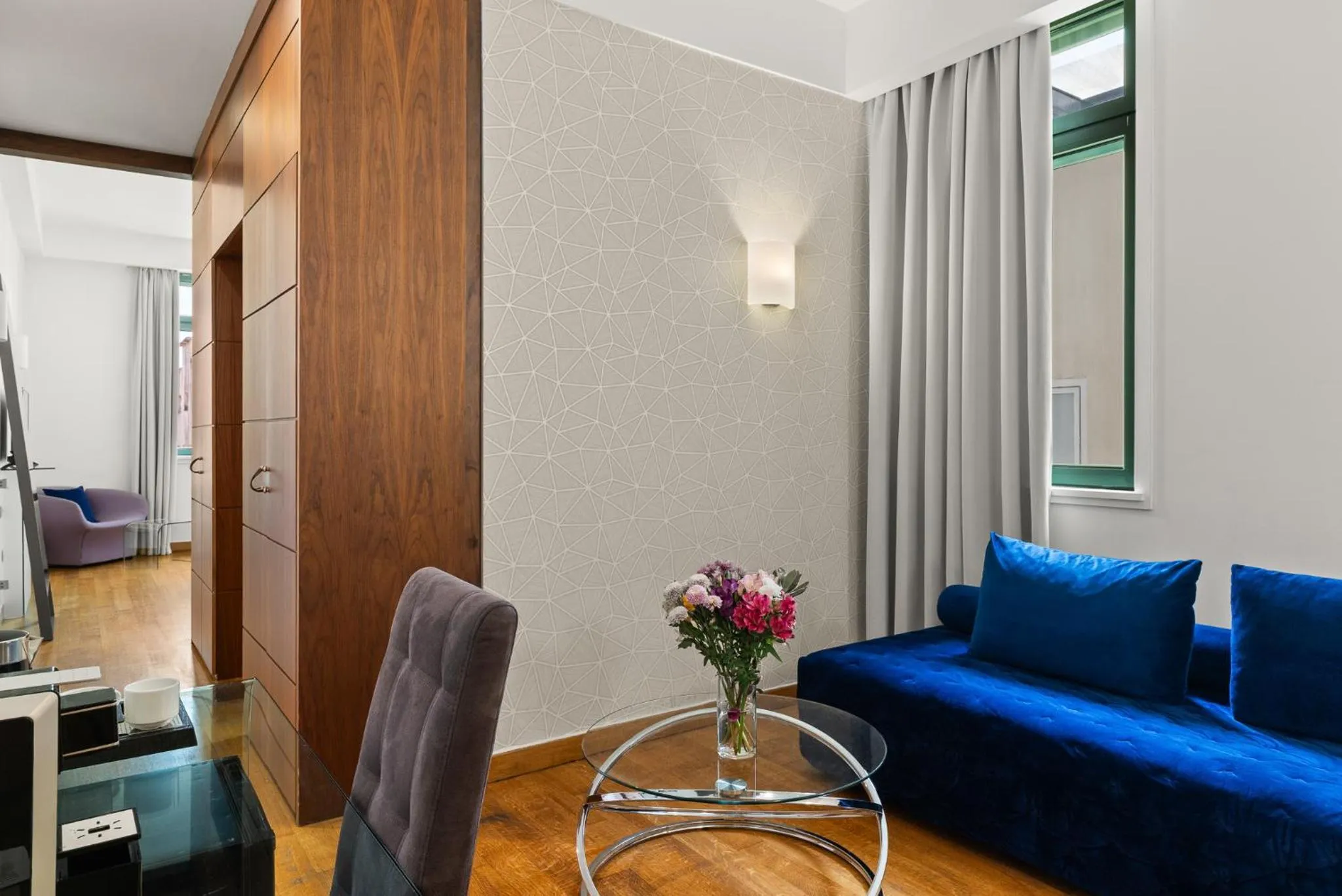 Coffee/tea facilities in Athenaeum Eridanus Luxury Hotel