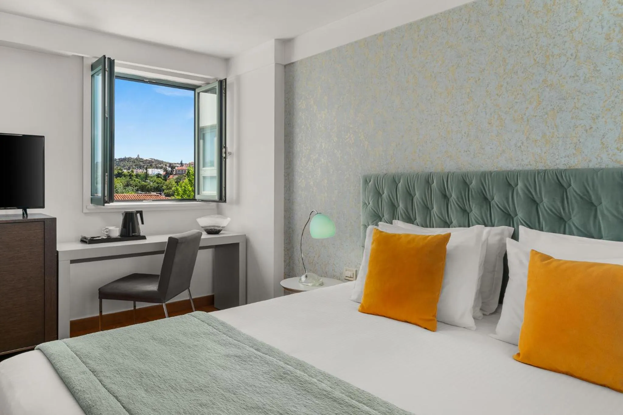 Bed in Athenaeum Eridanus Luxury Hotel