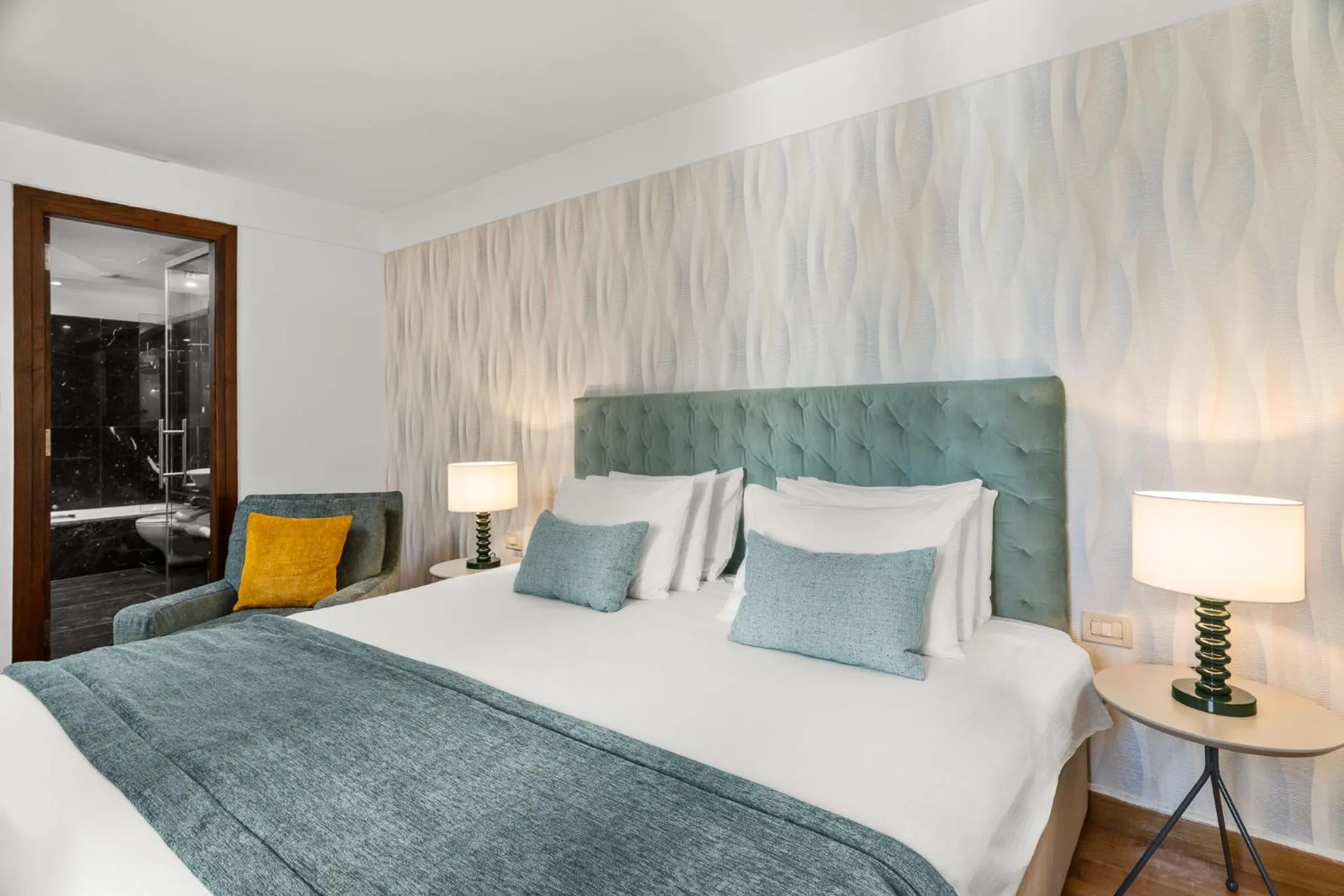 Bed in Athenaeum Eridanus Luxury Hotel