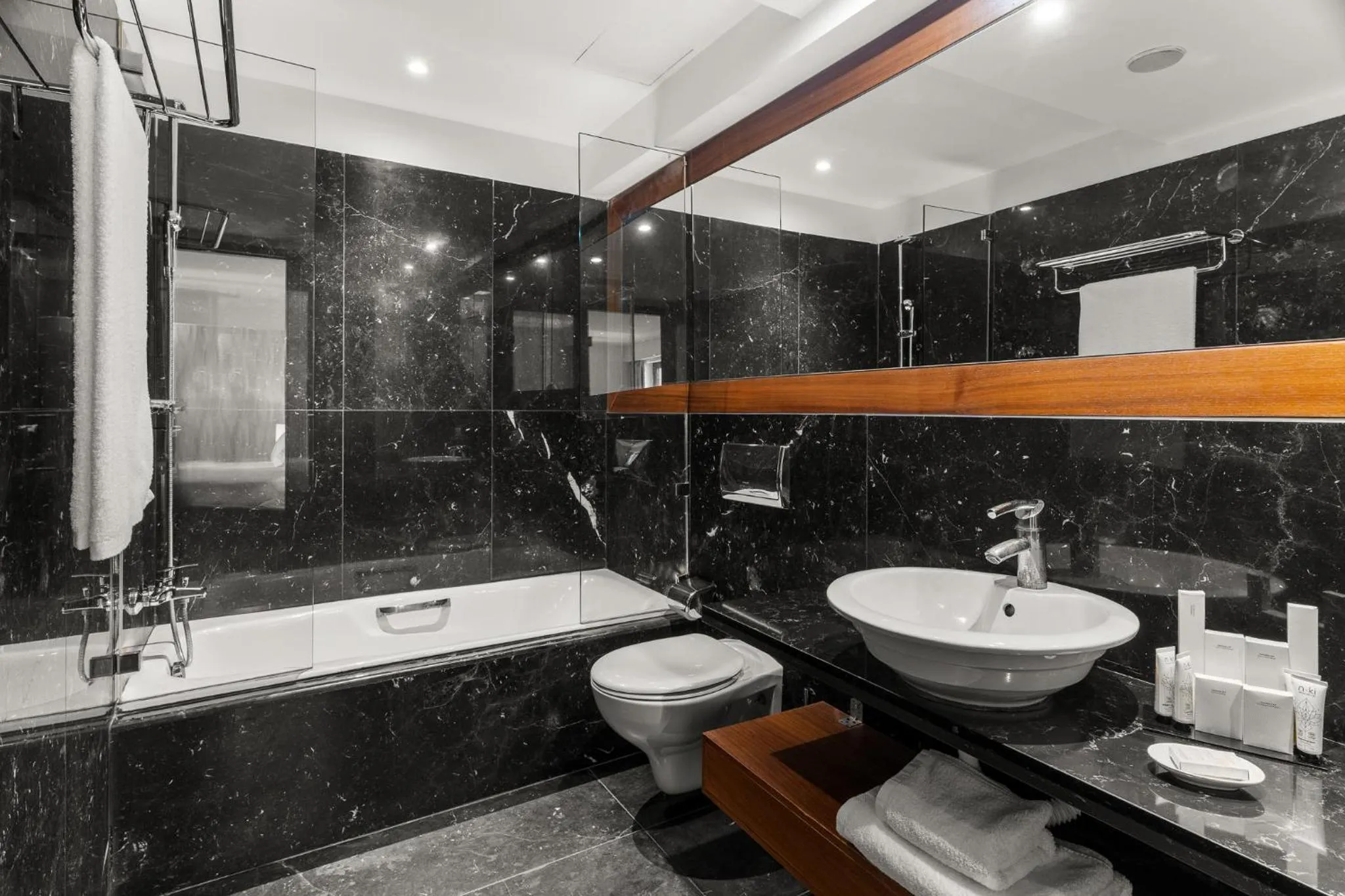 Bathroom in Athenaeum Eridanus Luxury Hotel