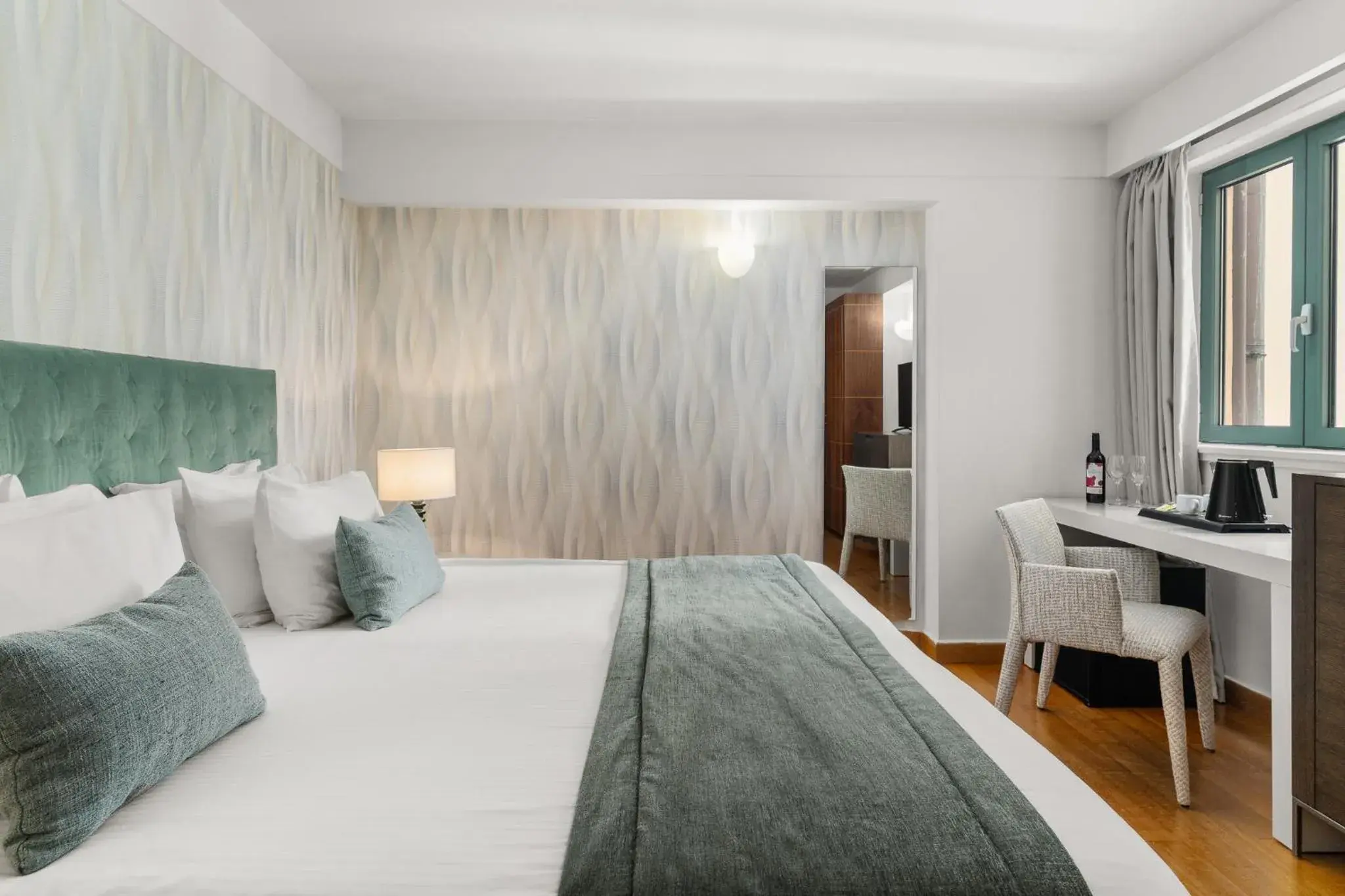 Classic Double Room in Athenaeum Eridanus Luxury Hotel Classic Double Room in Athenaeum Eridanus Luxury Hotel