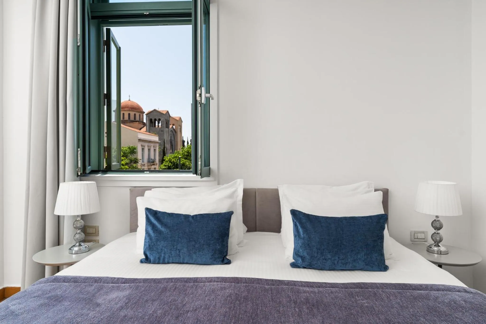 Bed in Athenaeum Eridanus Luxury Hotel