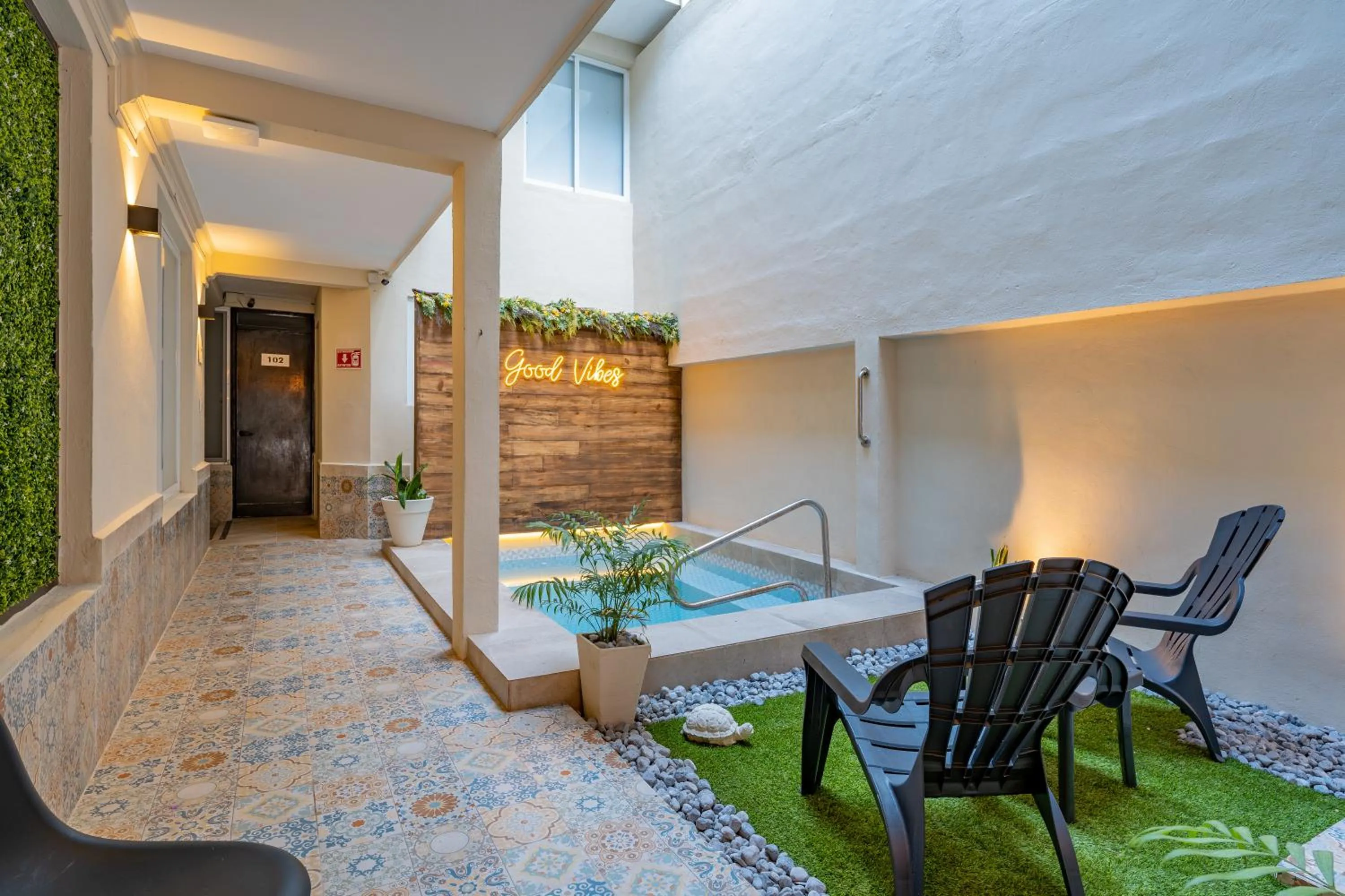 Swimming pool in Hotel Brisas 5a AV, Playa del Carmen