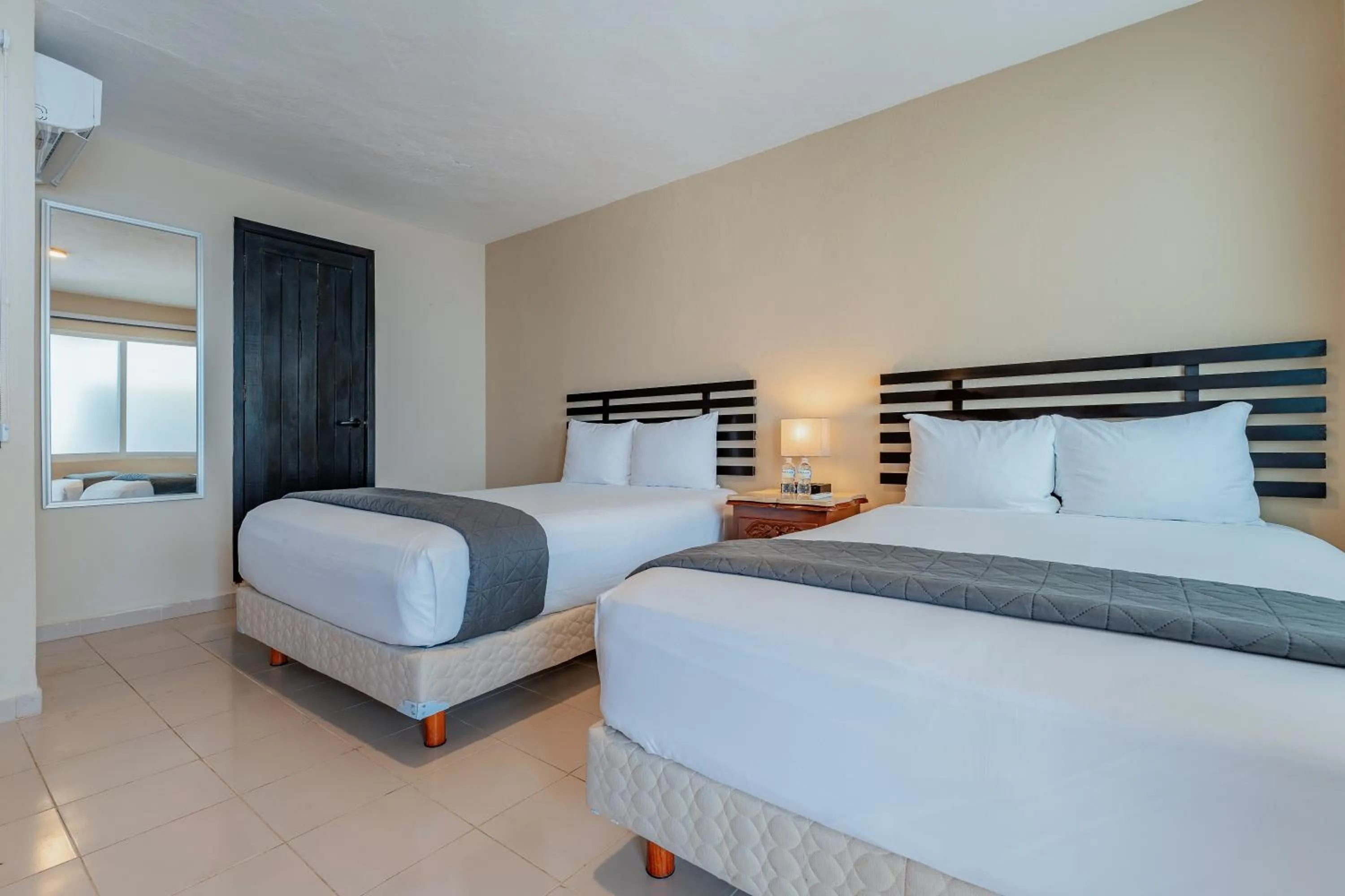 Bed in Hotel Brisas 5a AV, Playa del Carmen