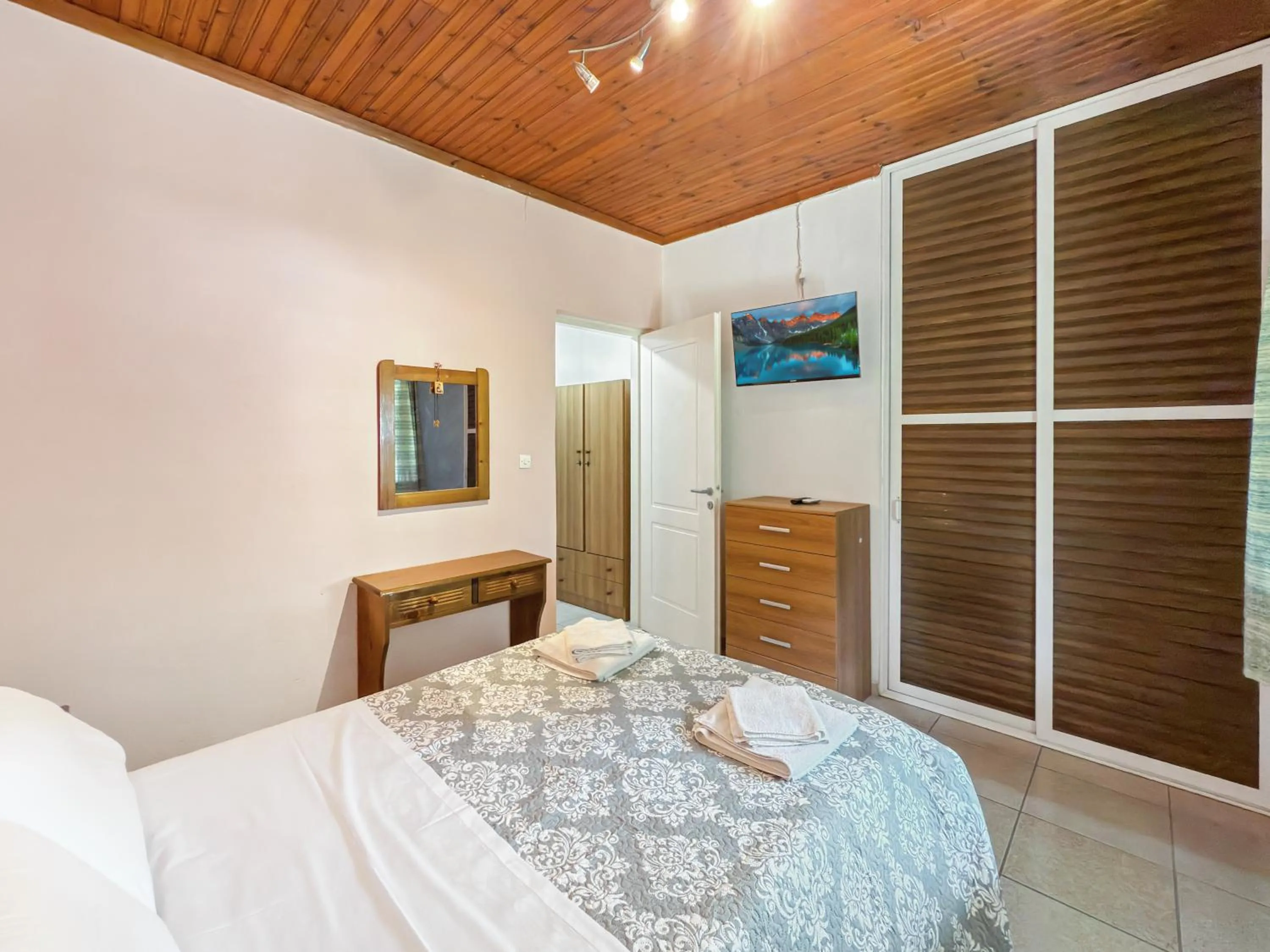 Bedroom, Bed in Corfu Andromaches Holiday Apartments