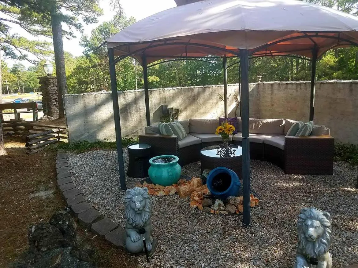 Patio in Tuscan Manor