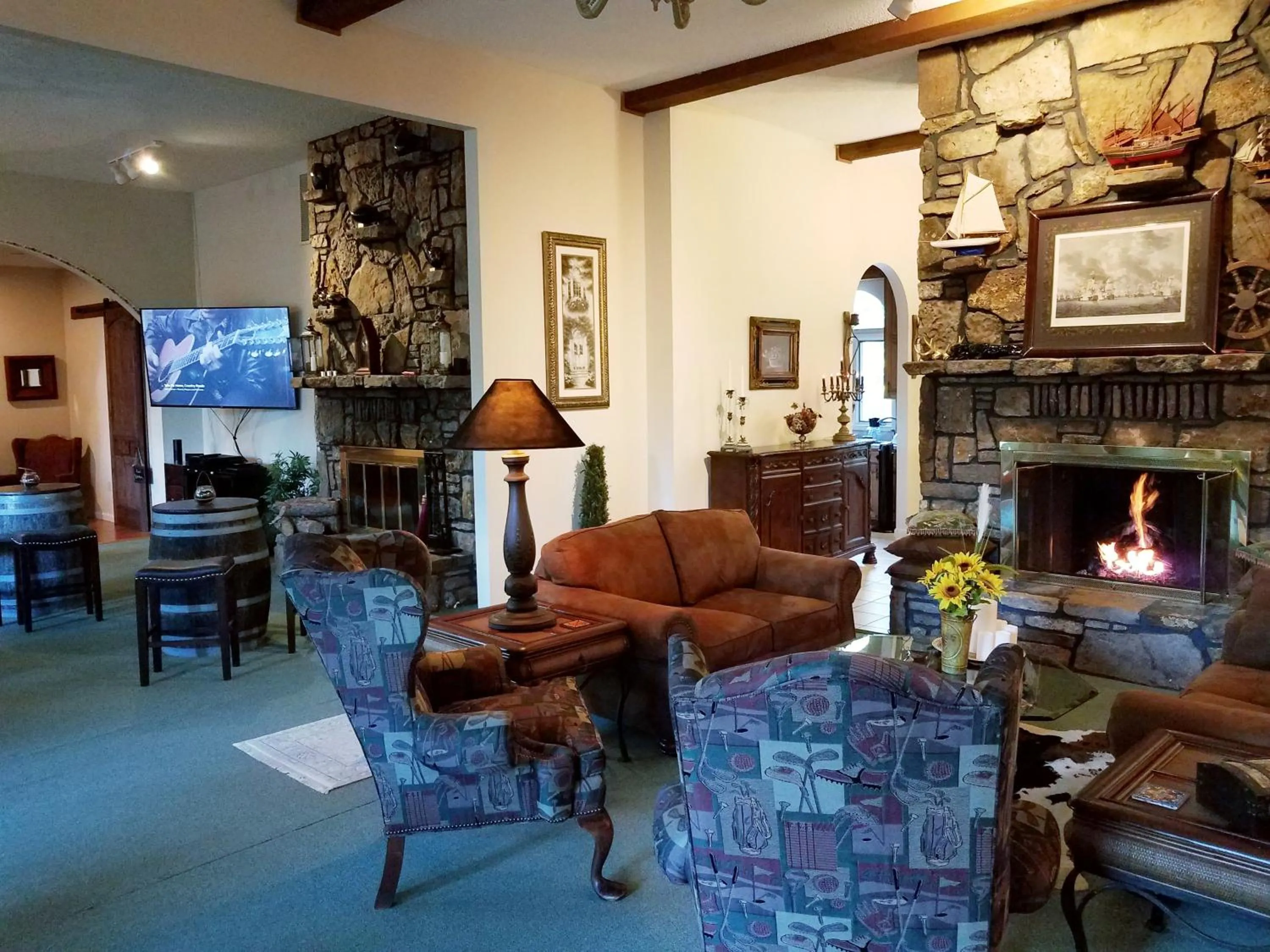 Living room in Tuscan Manor
