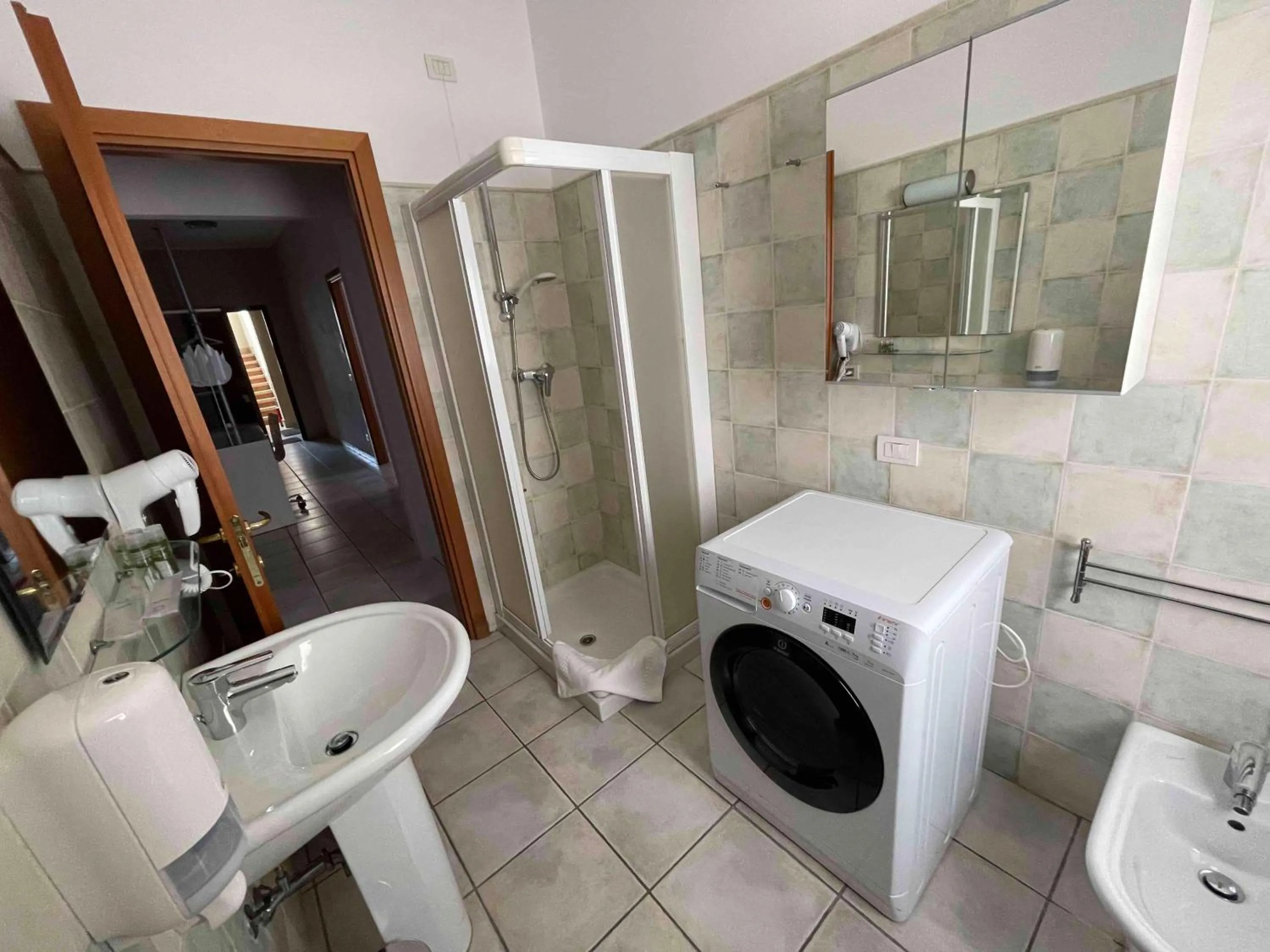 Shower in Residence Verona Inn