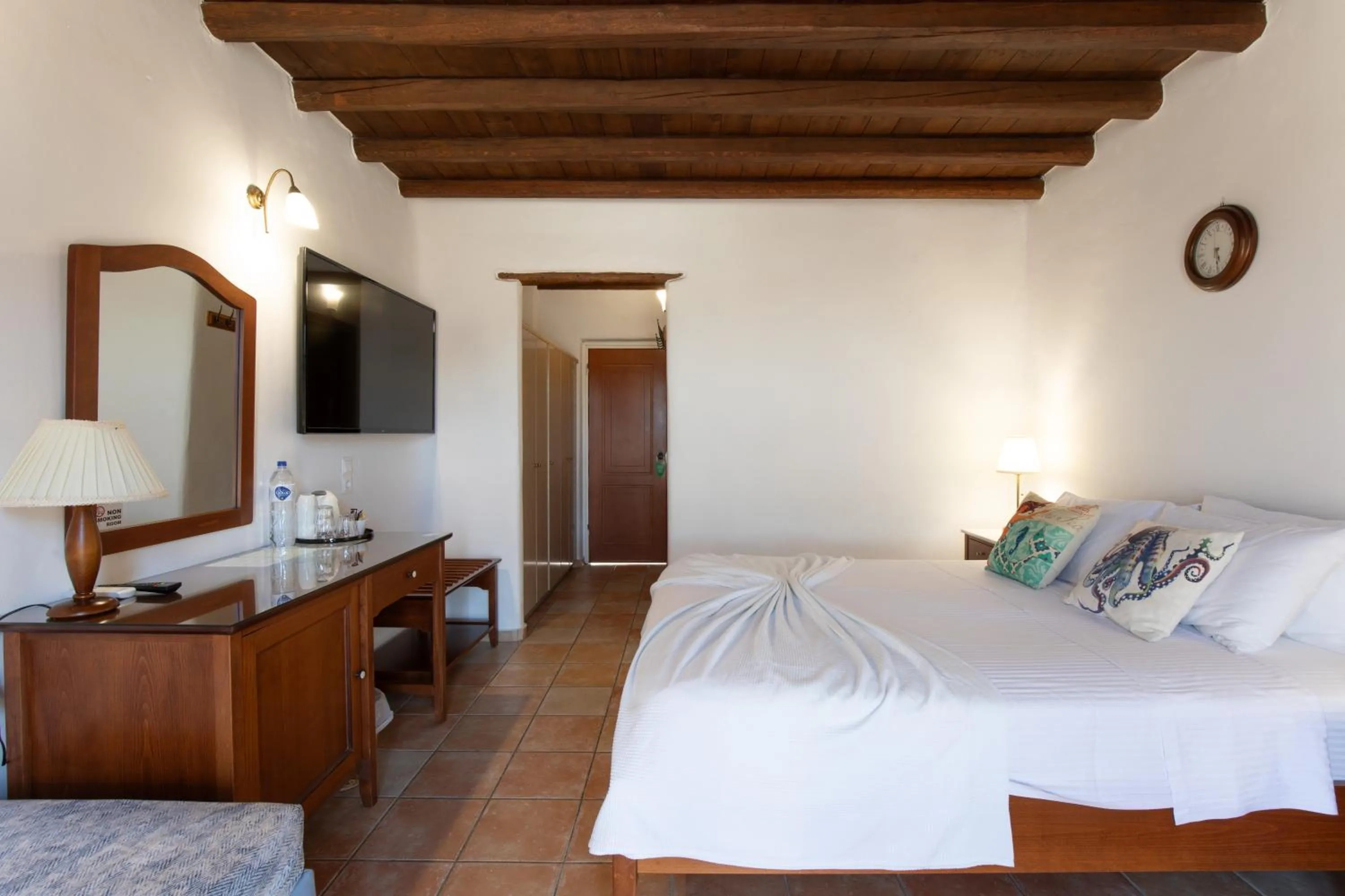 Bed in Paradision Hotel