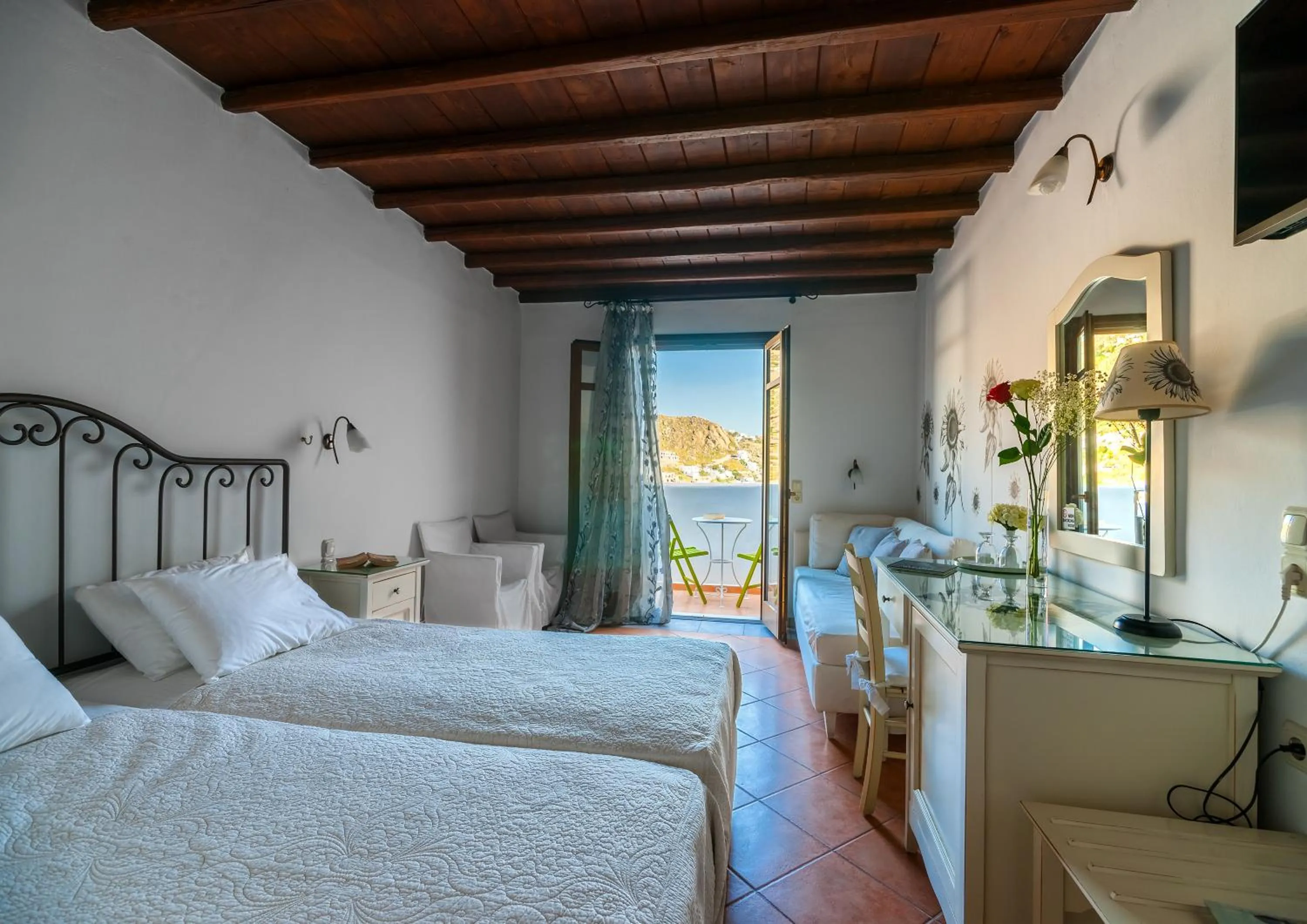 Photo of the whole room, Bed in Paradision Hotel