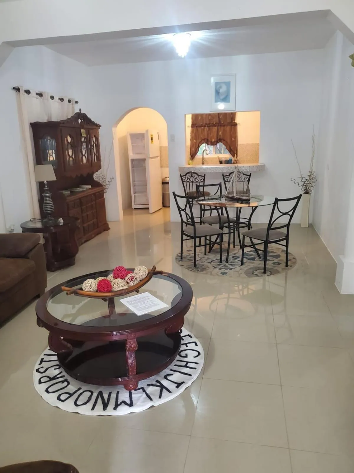 Dining area in Comfy Guest Rooms