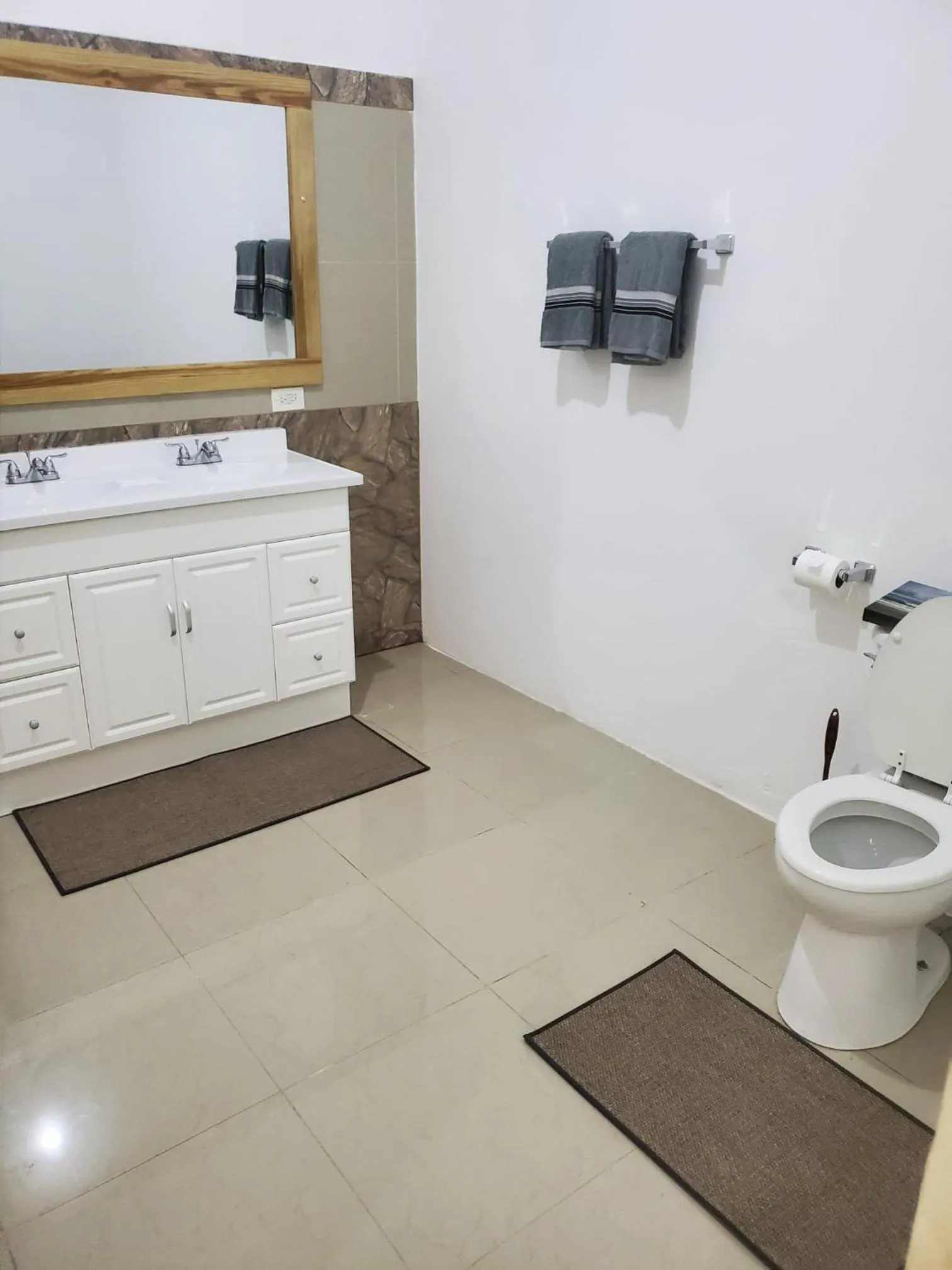 Bathroom in Comfy Guest Rooms