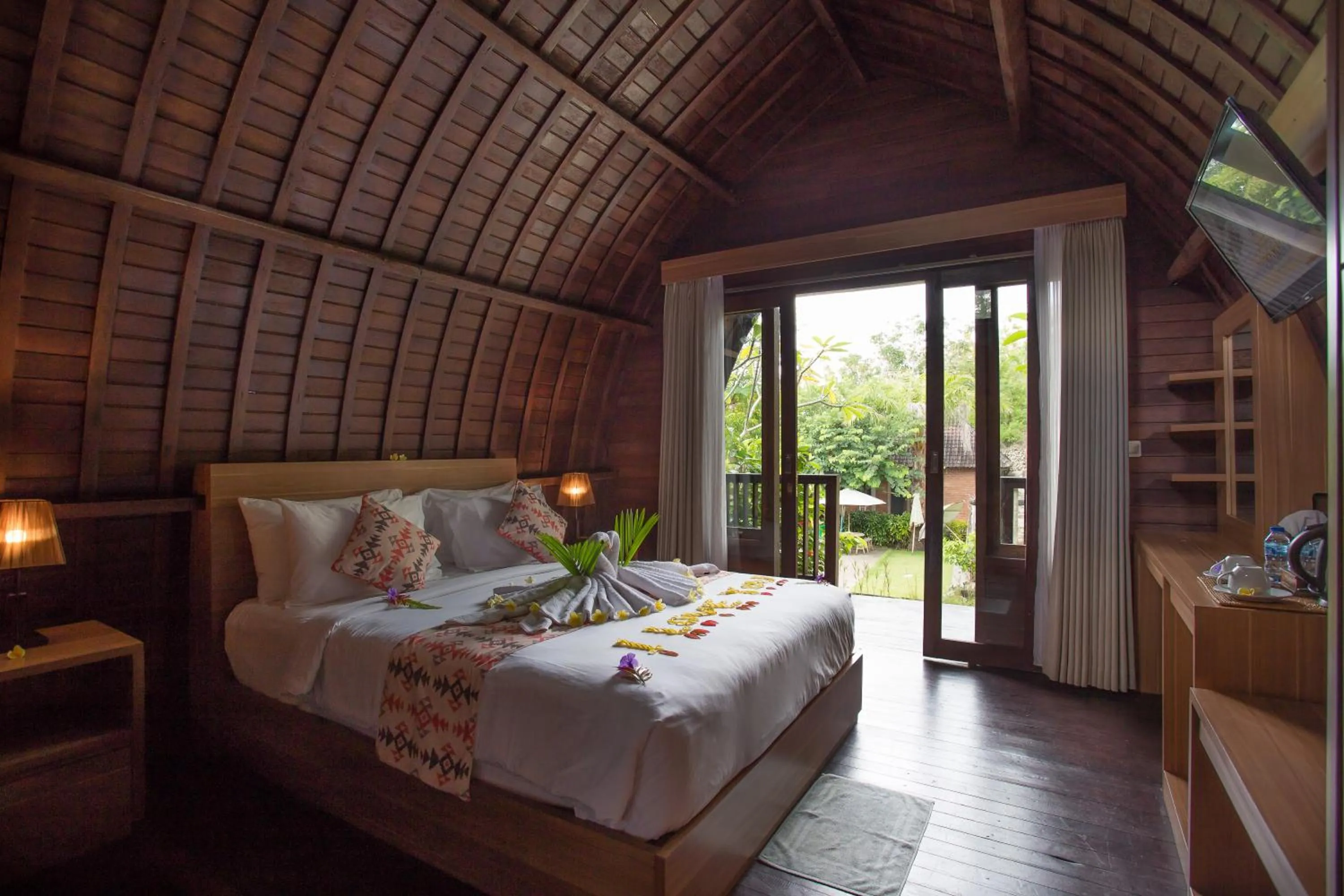 Bed in Klumpu Hill Villas Nusa Penida