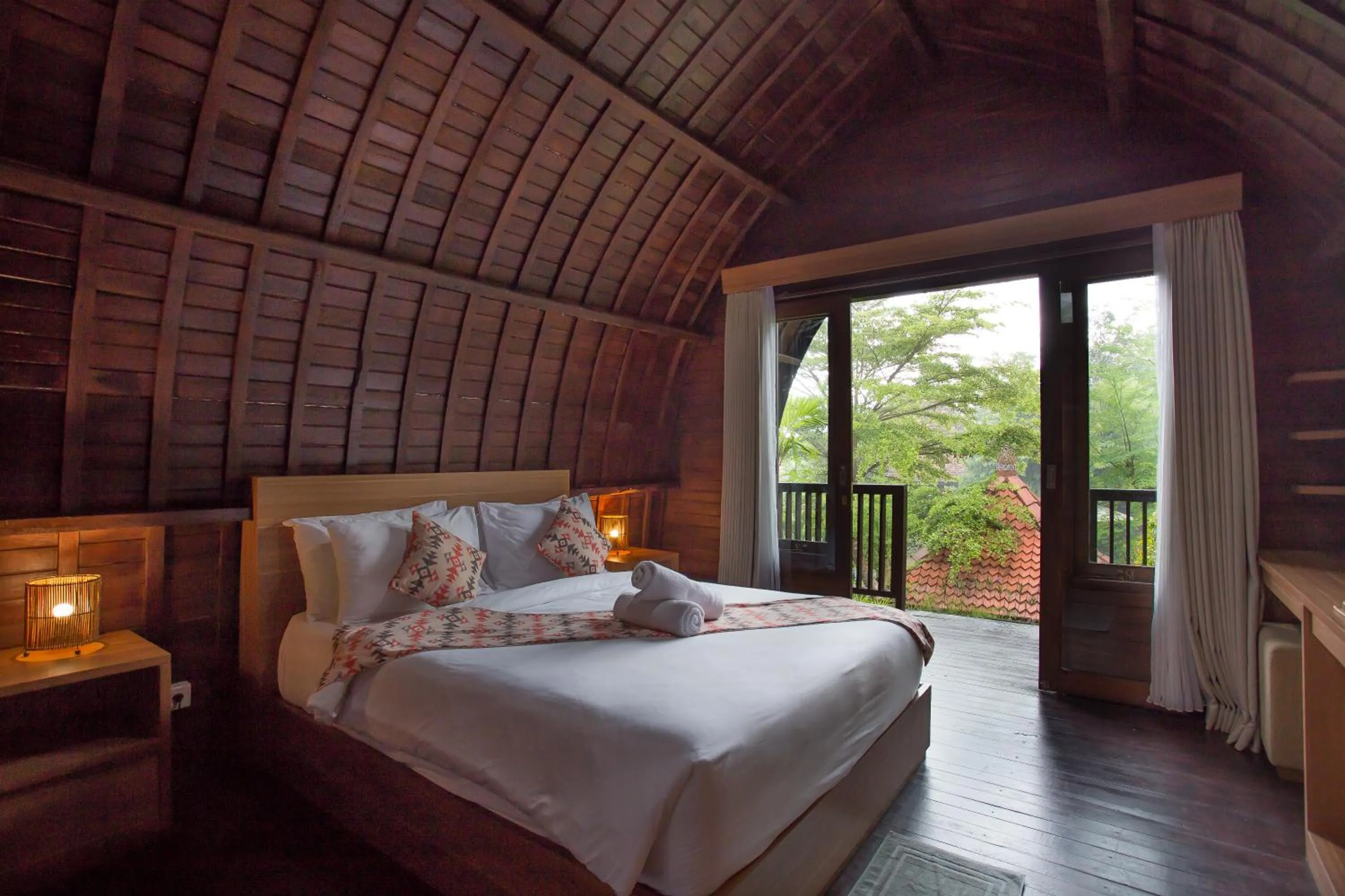 Bed in Klumpu Hill Villas Nusa Penida