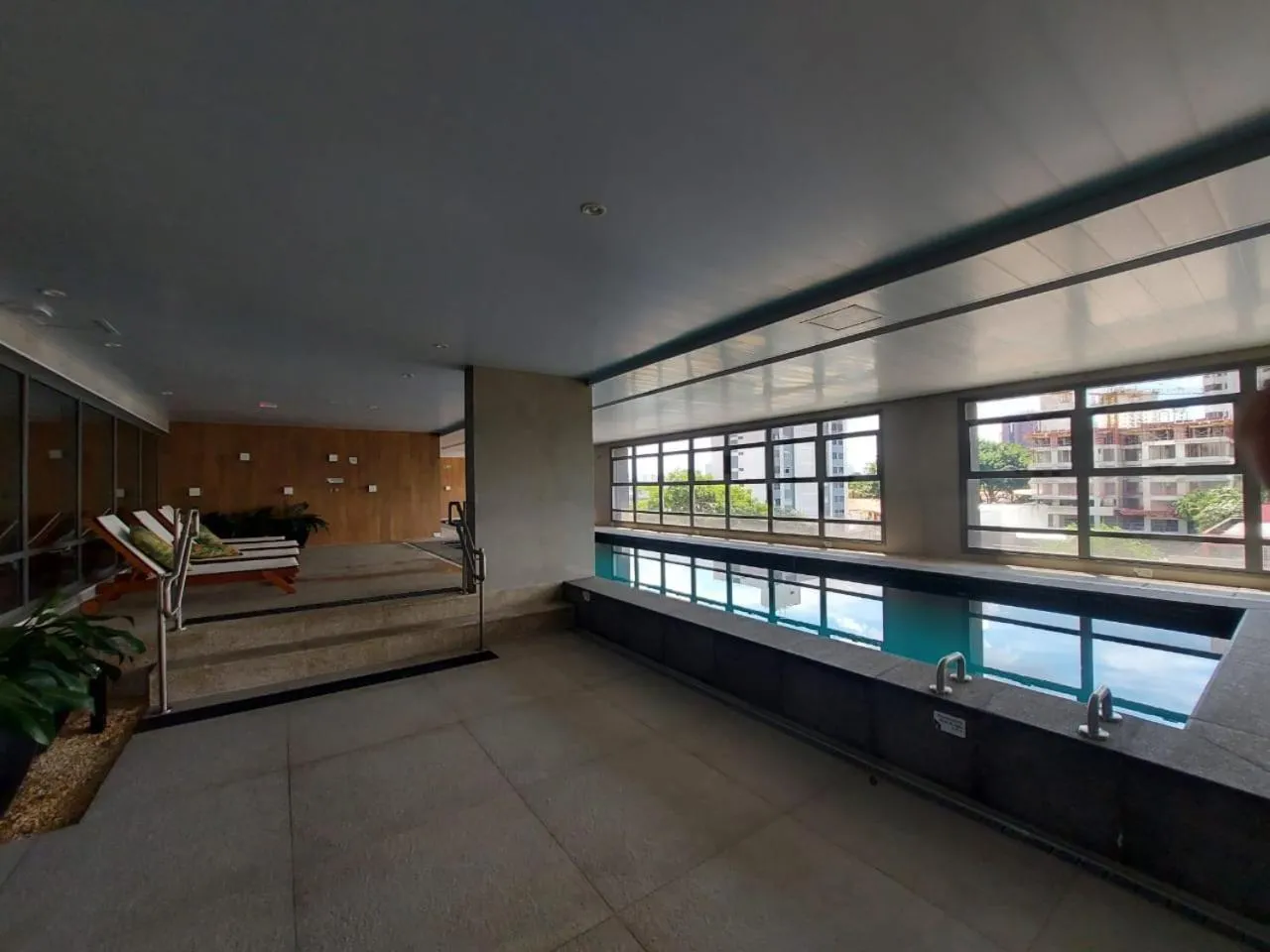 Swimming pool in Lindo studio em Moema