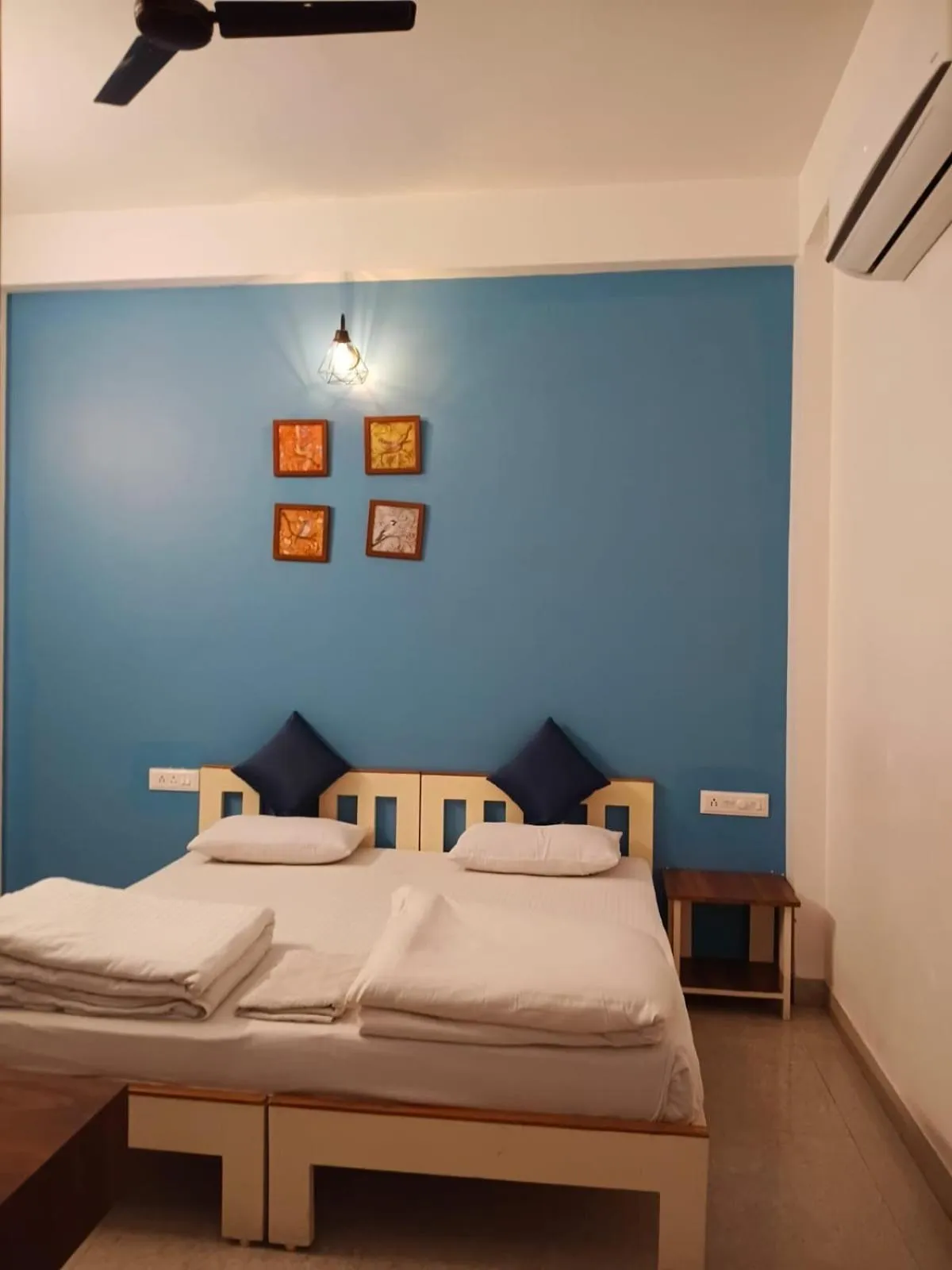 Bed in The Autumn Leaves Bhopal