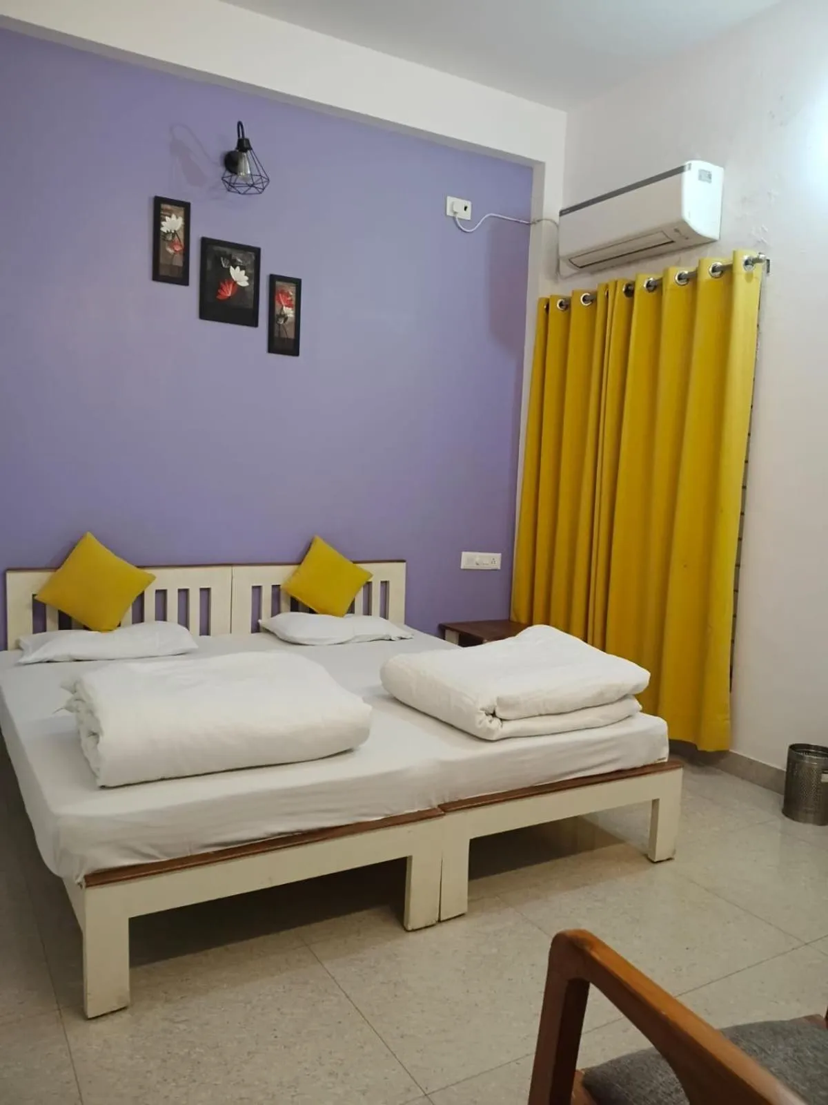 Bed in The Autumn Leaves Bhopal