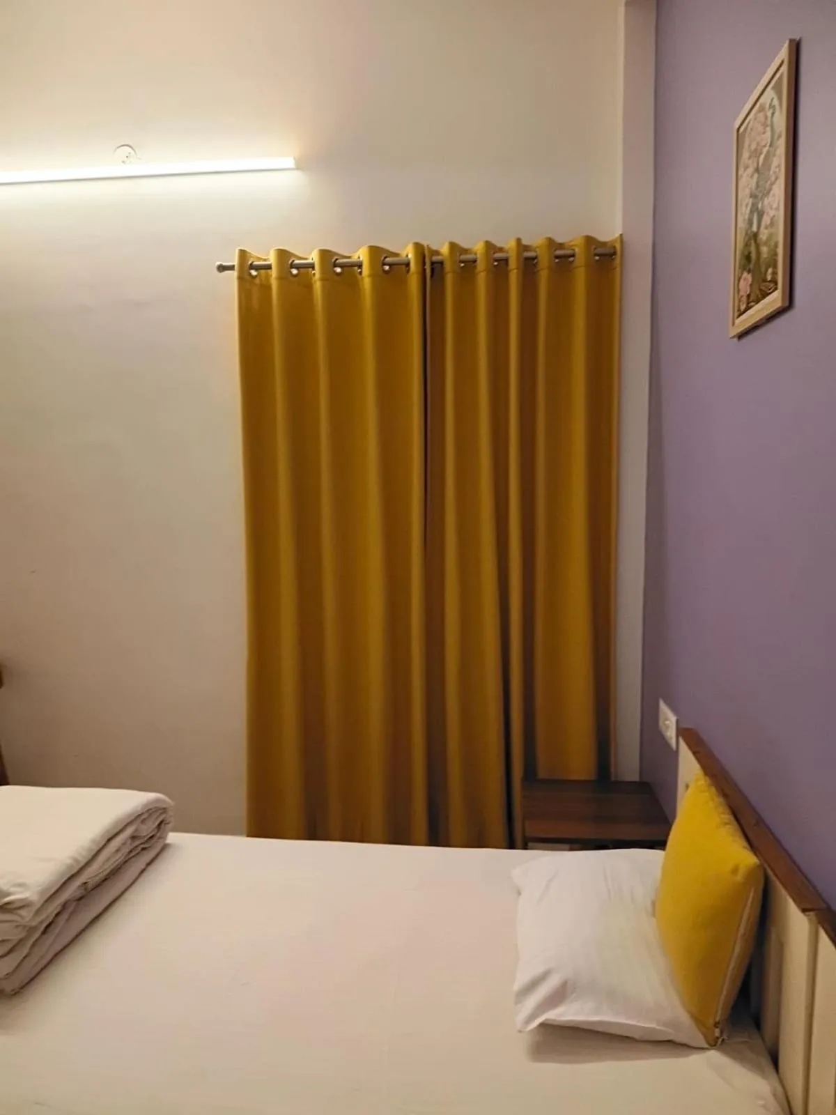 Bed in The Autumn Leaves Bhopal