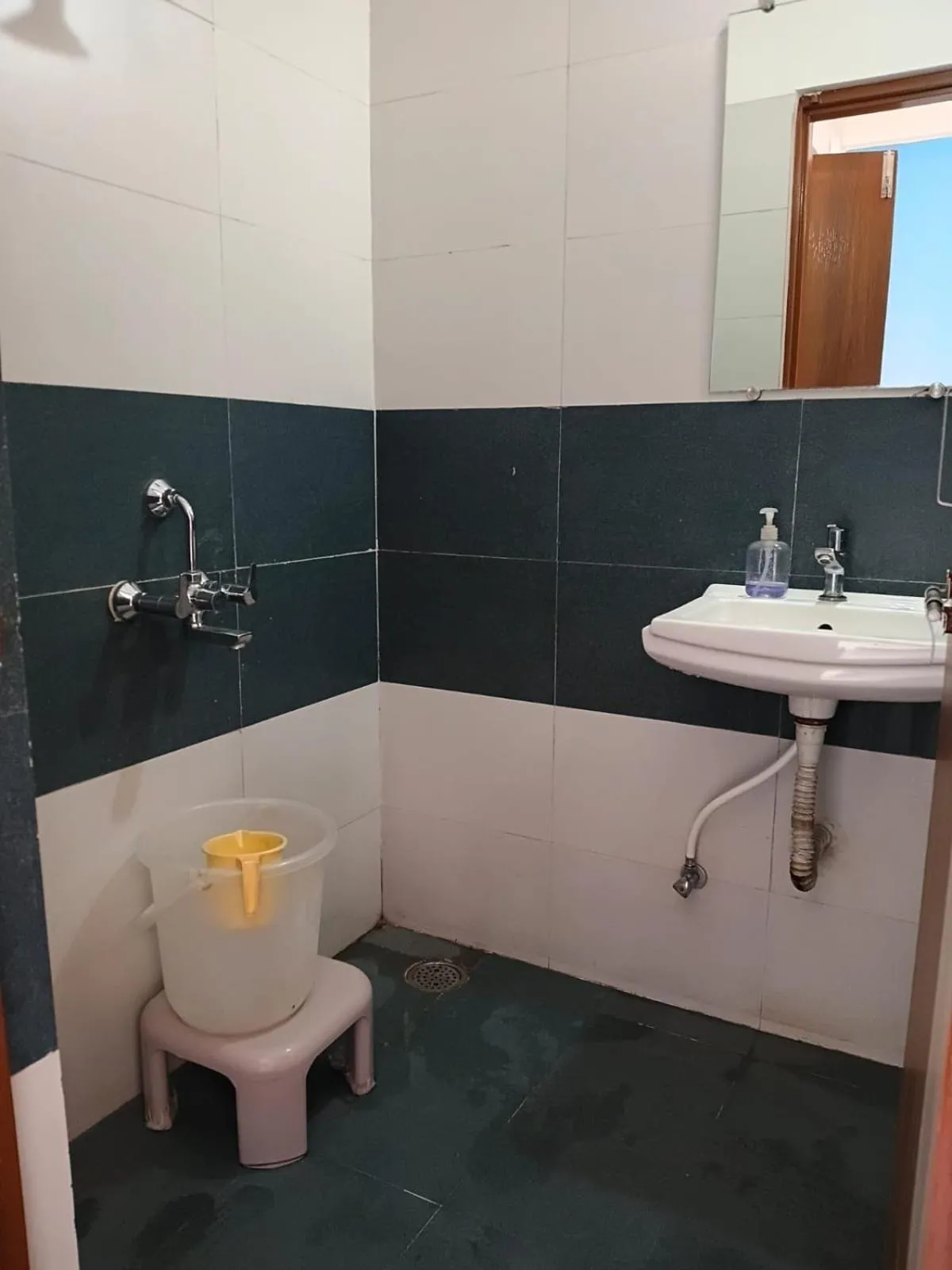 The Autumn Leaves Bhopal