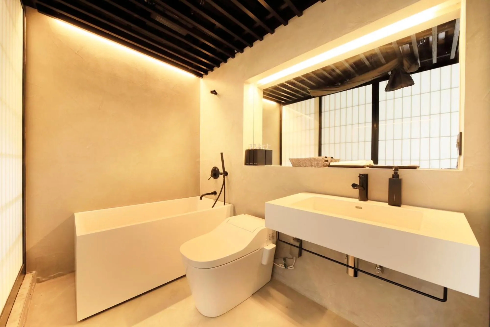 Toilet in Amanecer Hotel