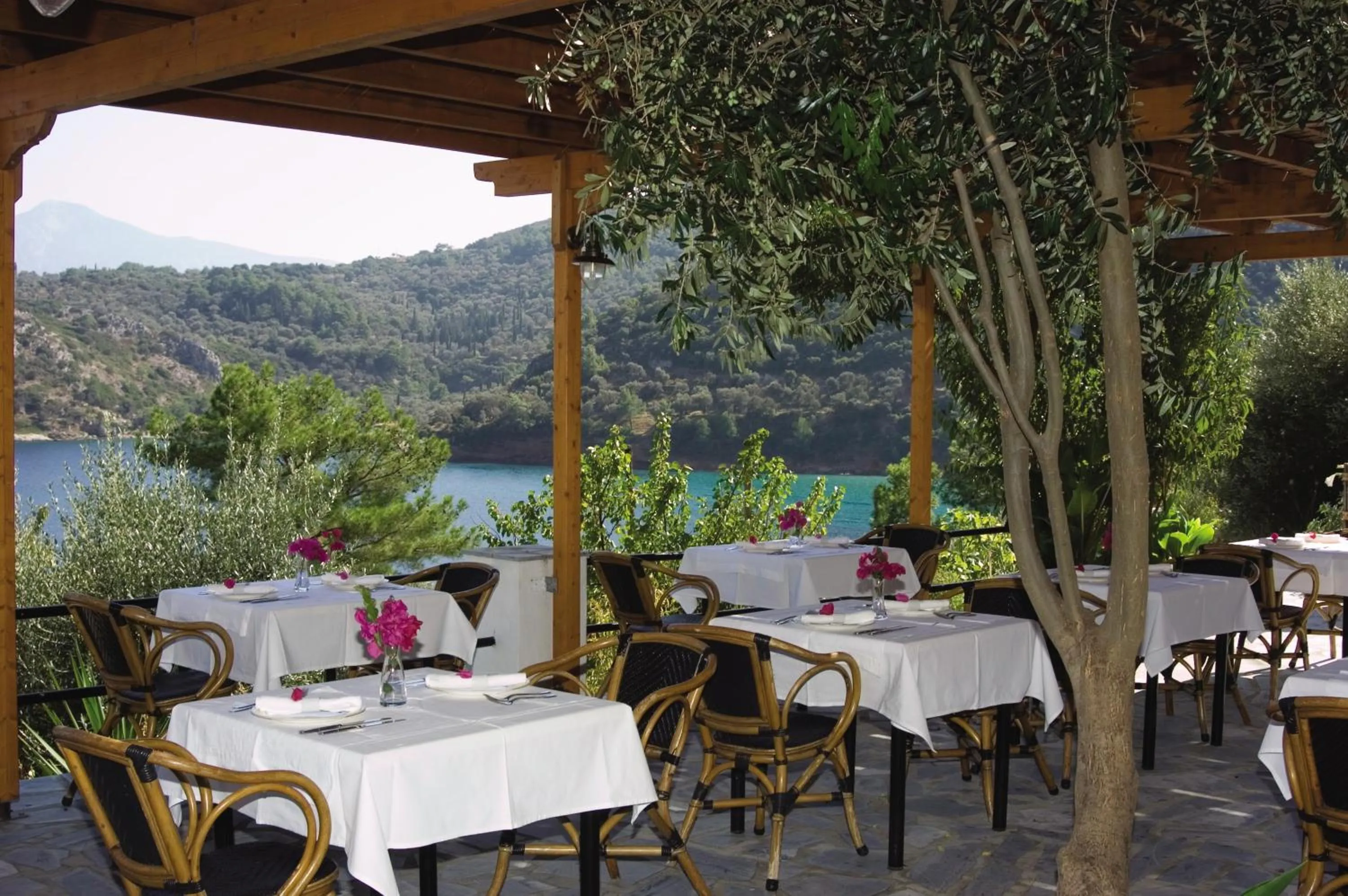 Restaurant/places to eat in Kerveli Village Hotel