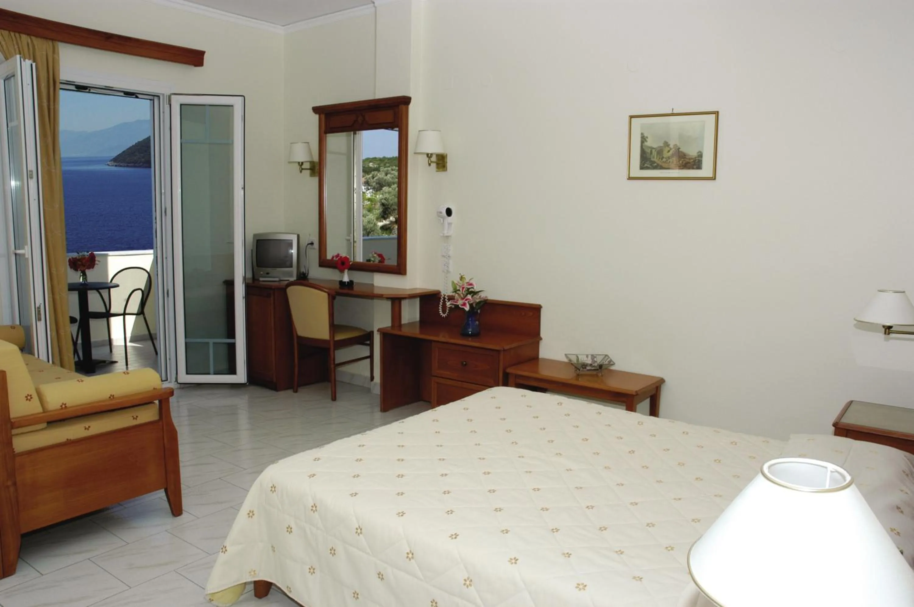 Photo of the whole room, Bed in Kerveli Village Hotel