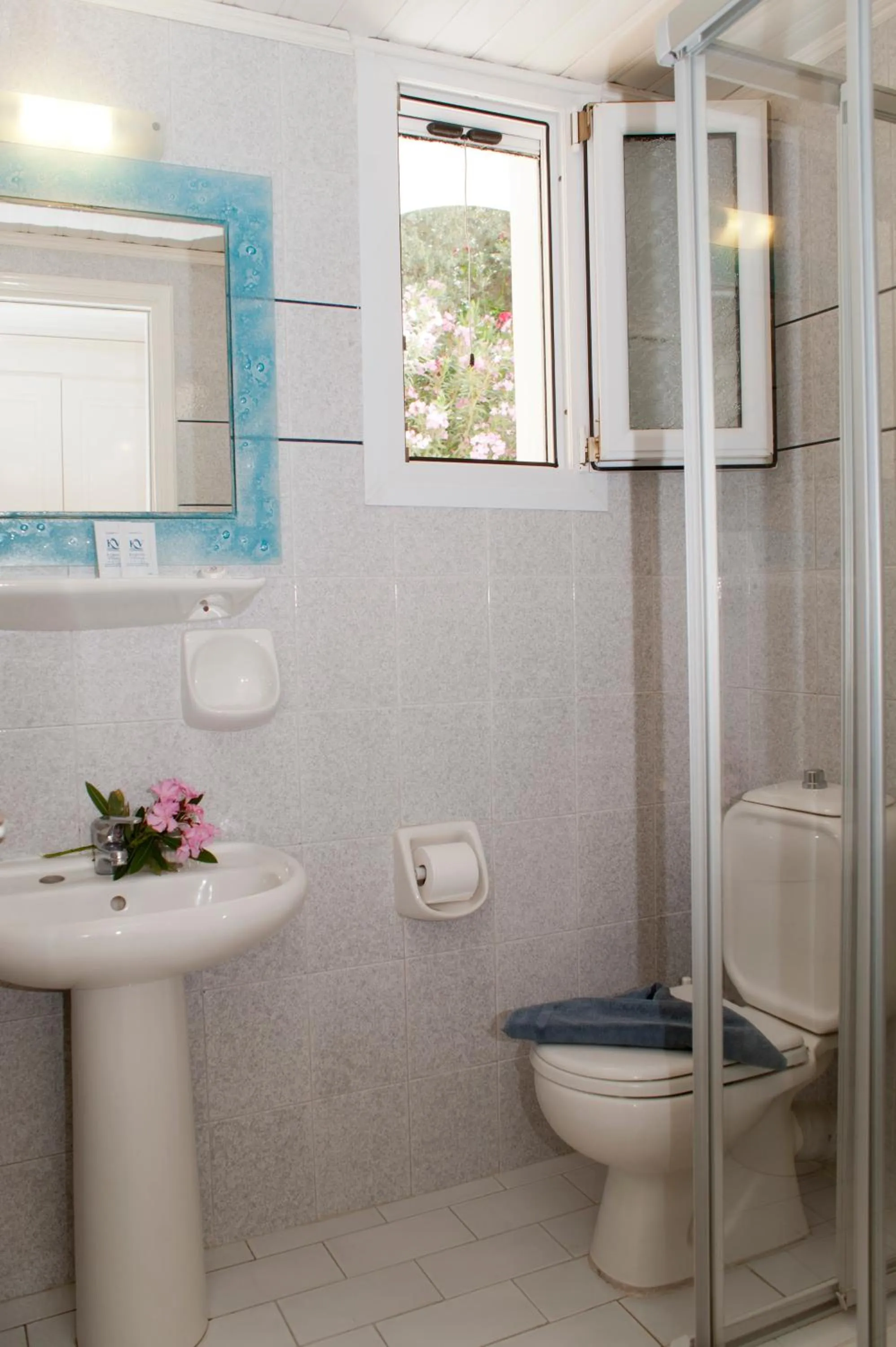 Bathroom in Kerveli Village Hotel