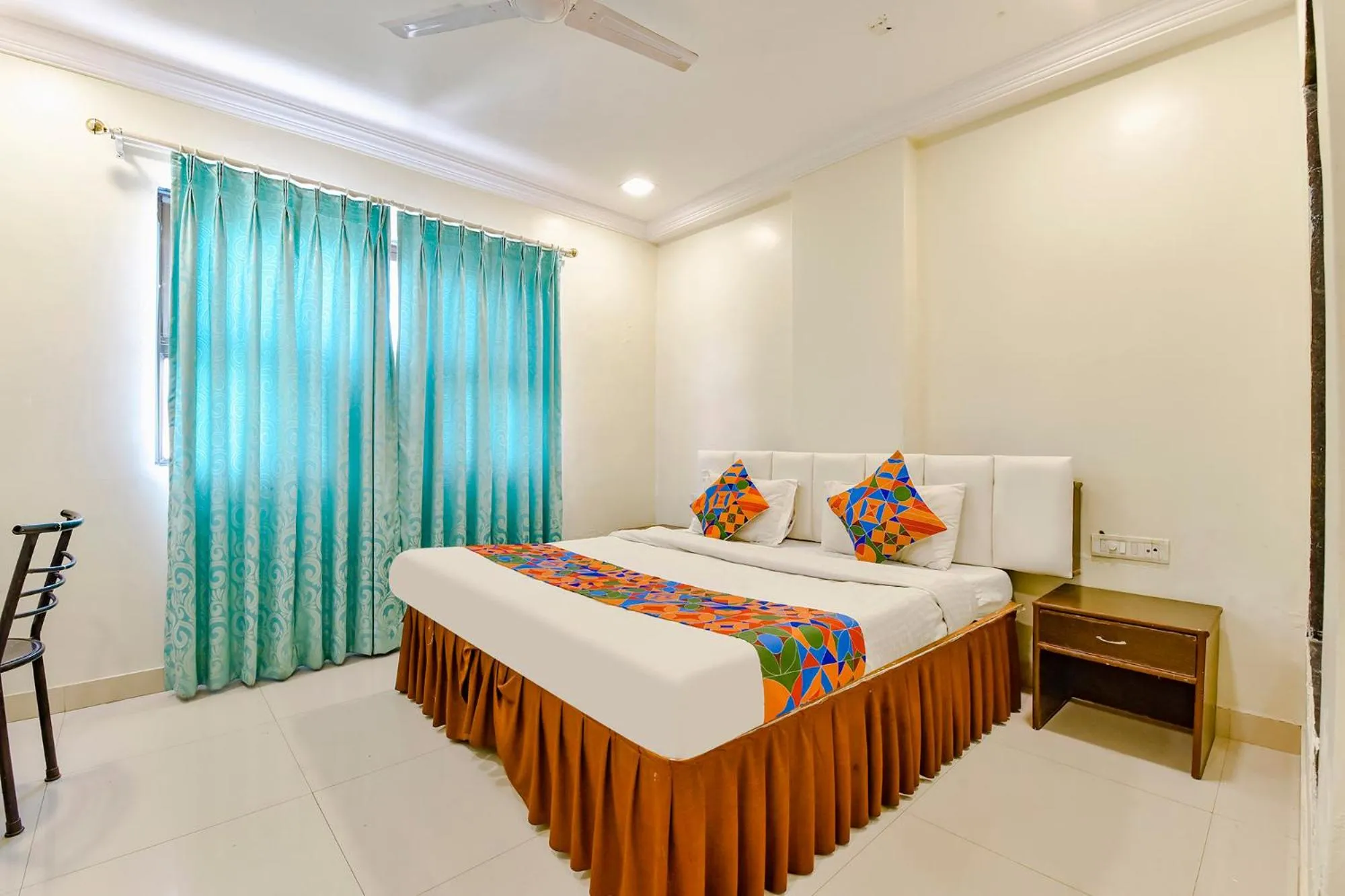 Living room, Bed in Via Golden Wings