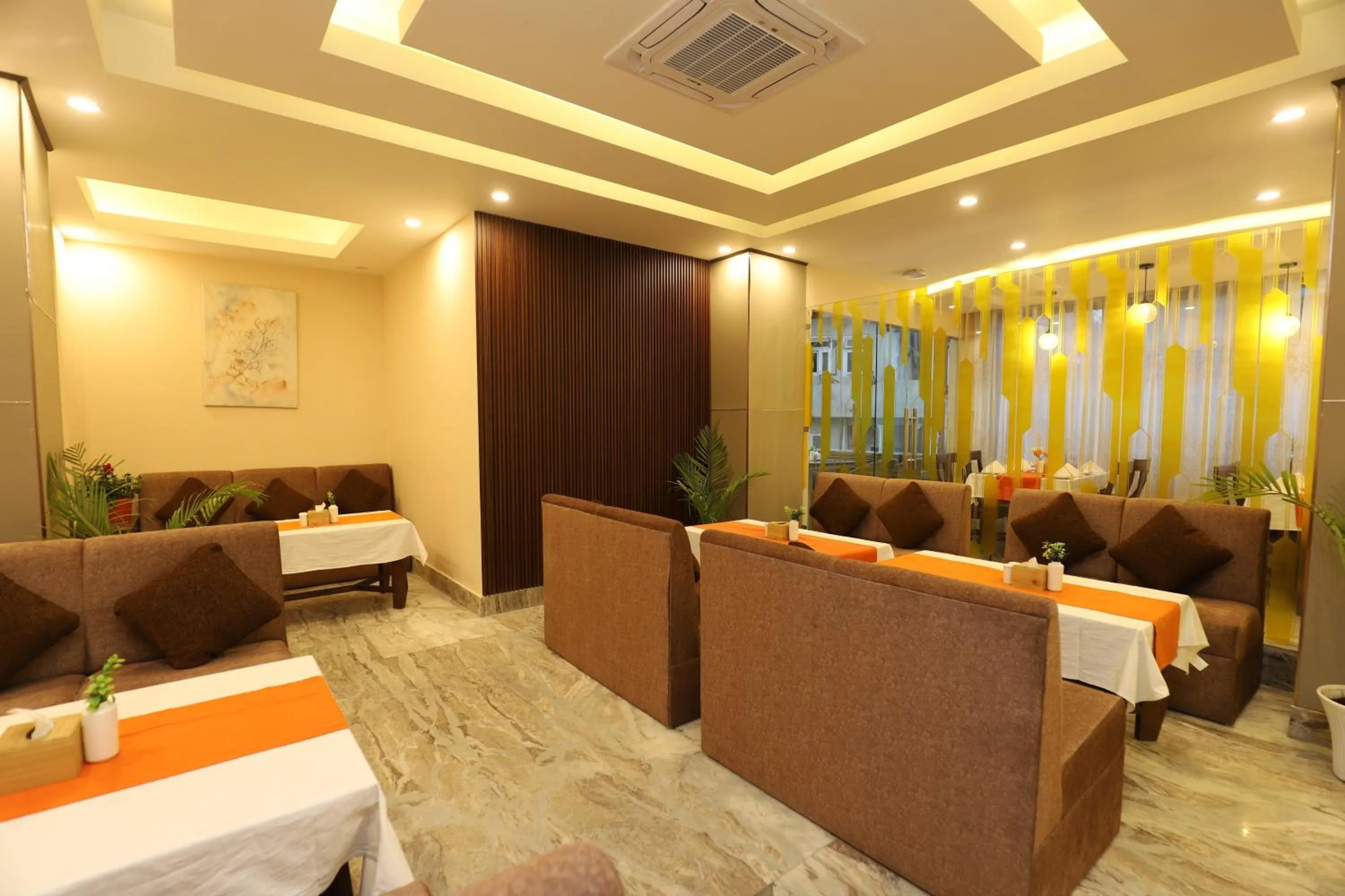 Restaurant/places to eat in Apex Business Hotel - Tribhuvan International Airport, Kathmandu