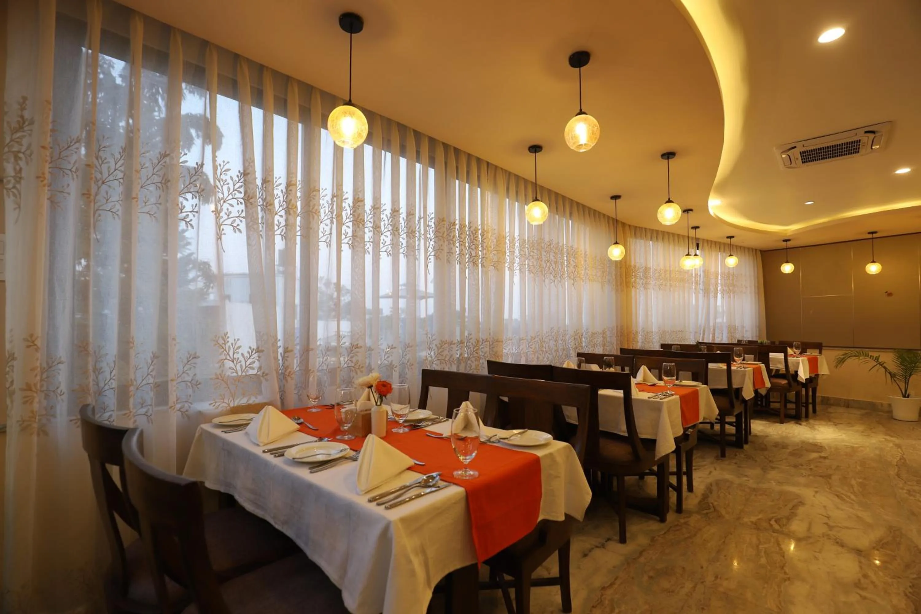 Restaurant/places to eat in Apex Business Hotel - Tribhuvan International Airport, Kathmandu