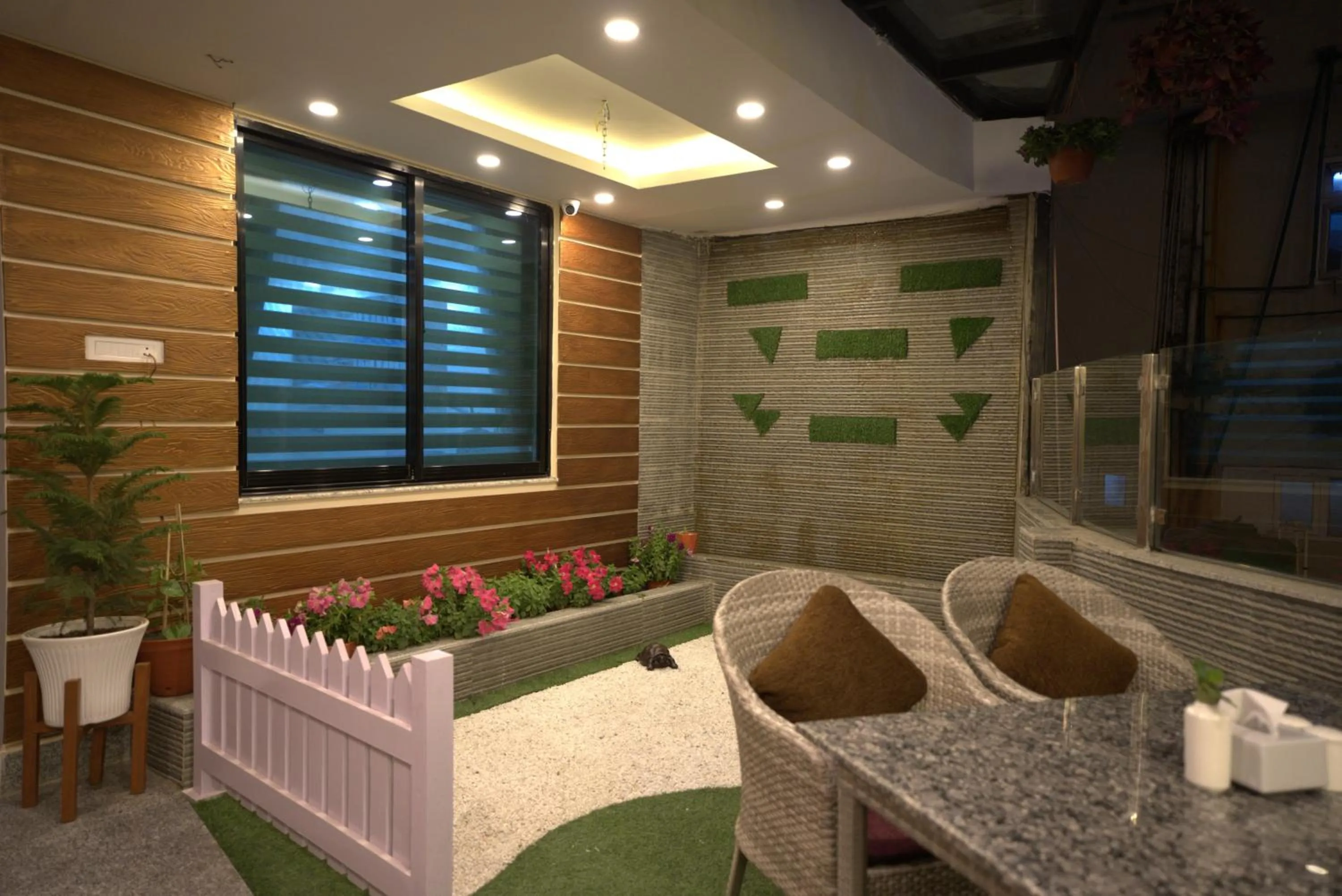 Restaurant/places to eat in Apex Business Hotel - Tribhuvan International Airport, Kathmandu