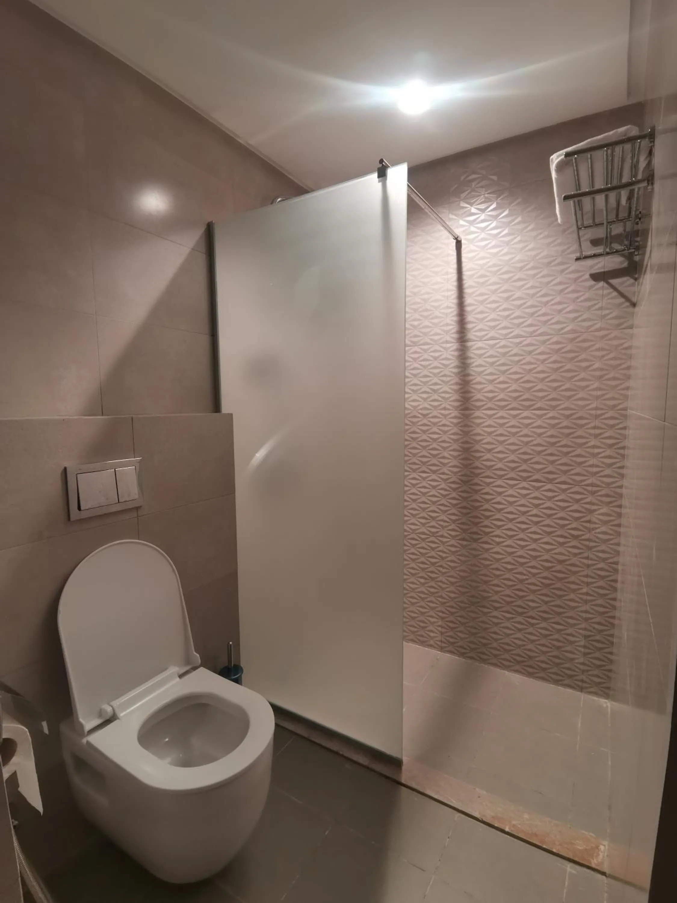 Shower in Dara apartment hotel