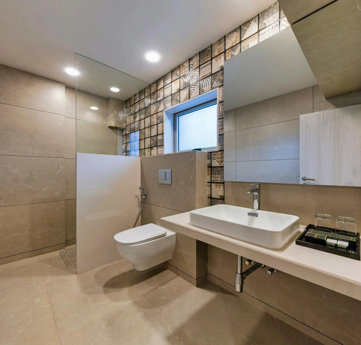 Shower in Hotel Landmark By Pai