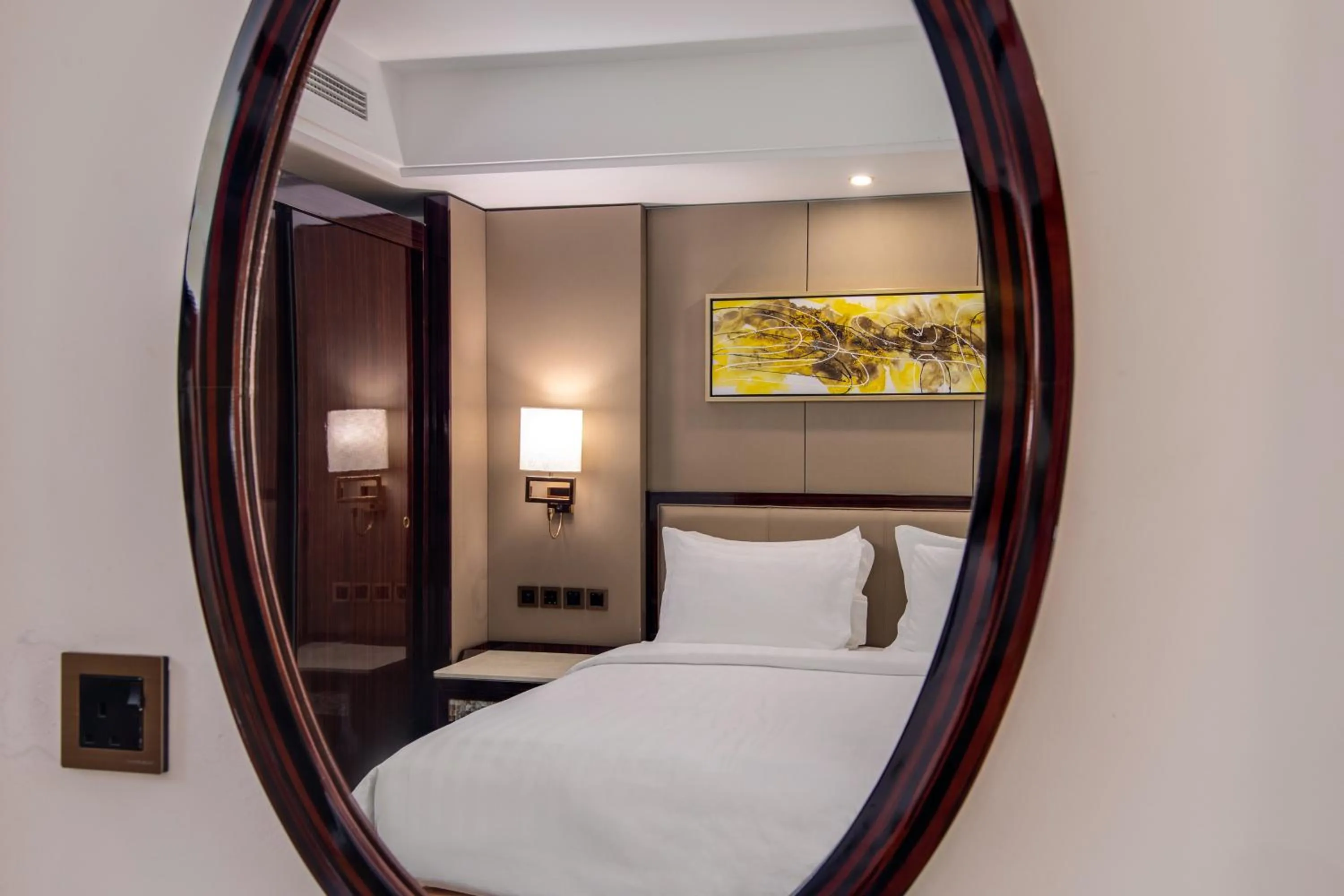 Bedroom, Bed in Al Ertiqaa Hotel