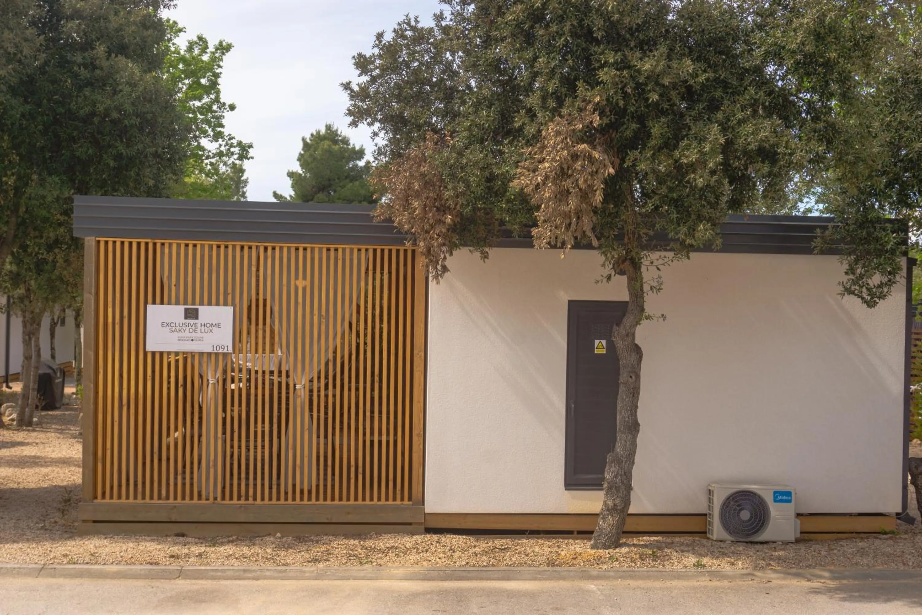Property building in Mobile Home Saky, Biograd na Moru