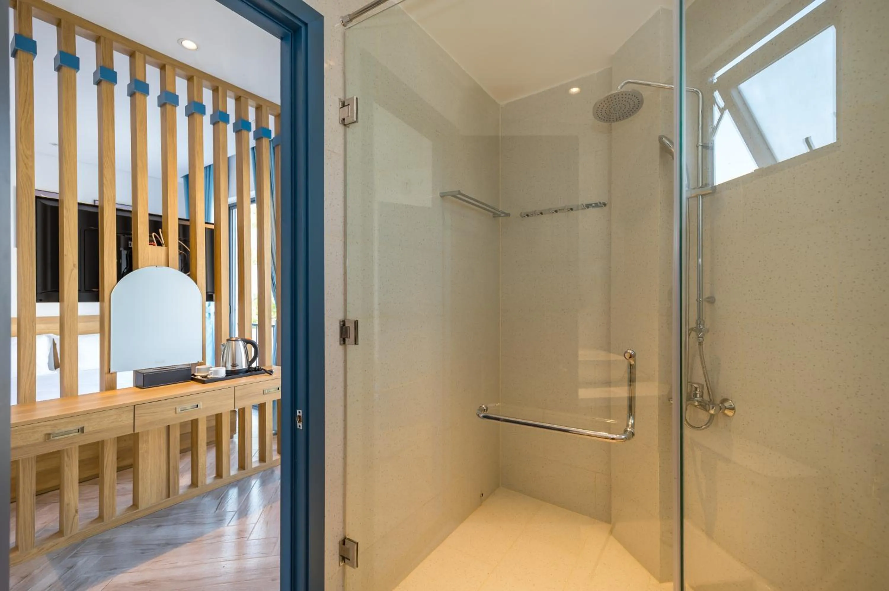 Shower in Cát Lợi Phú Quốc Hotel