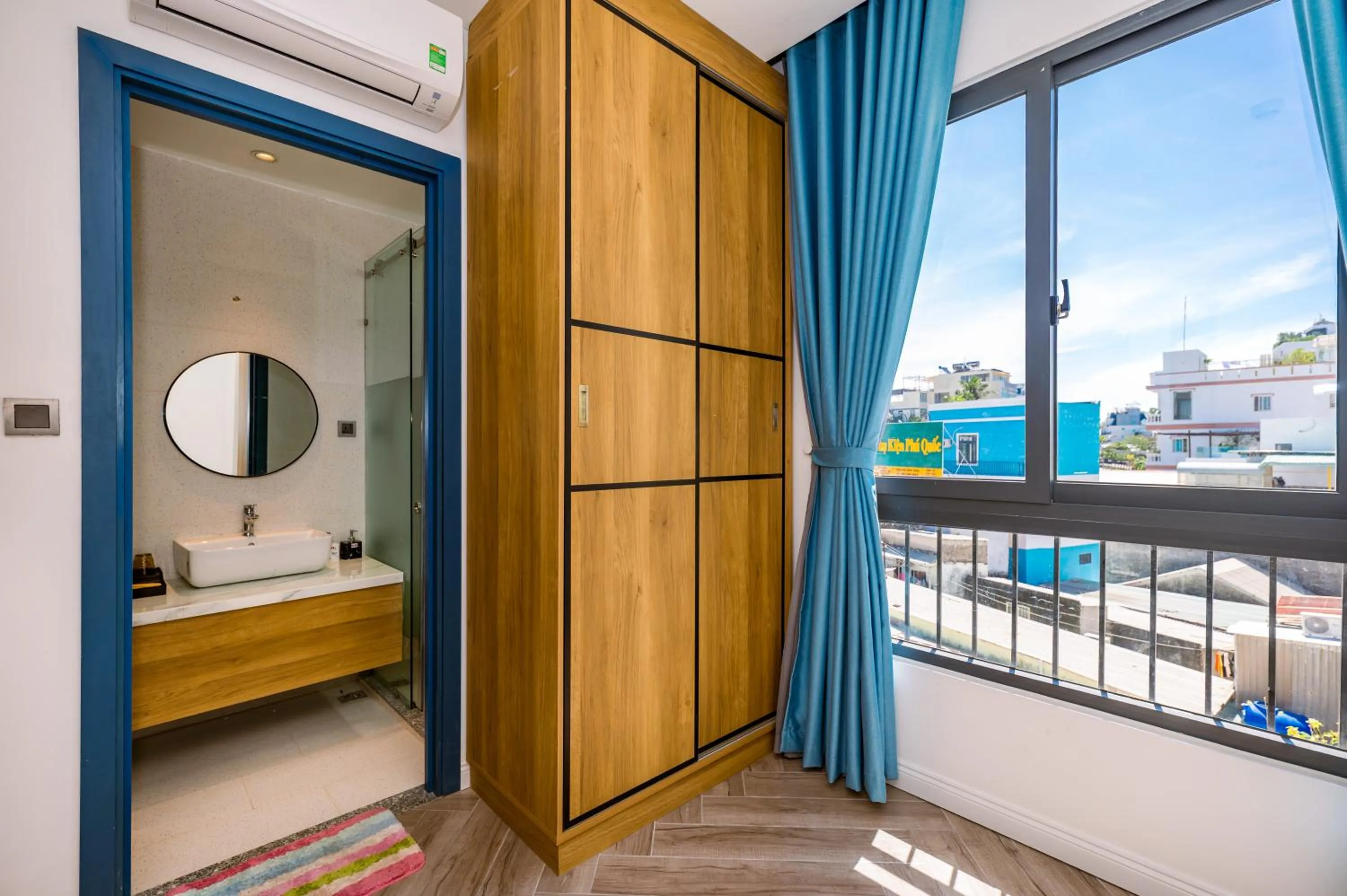 wardrobe in Cát Lợi Phú Quốc Hotel