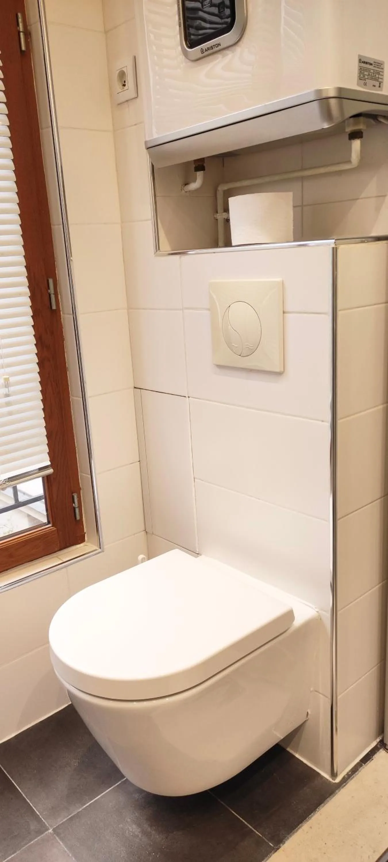 Bathroom in Eden Moon